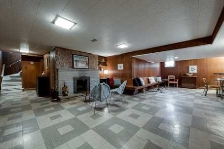 1316 Mineola Gdns