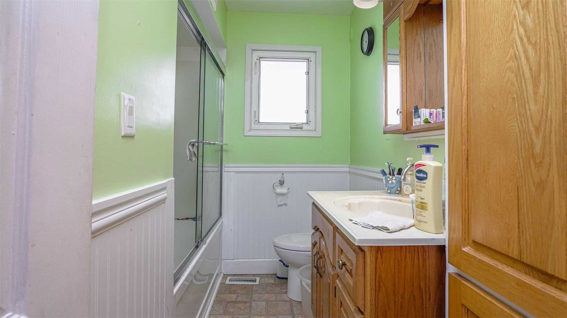 33 Campbell Dr