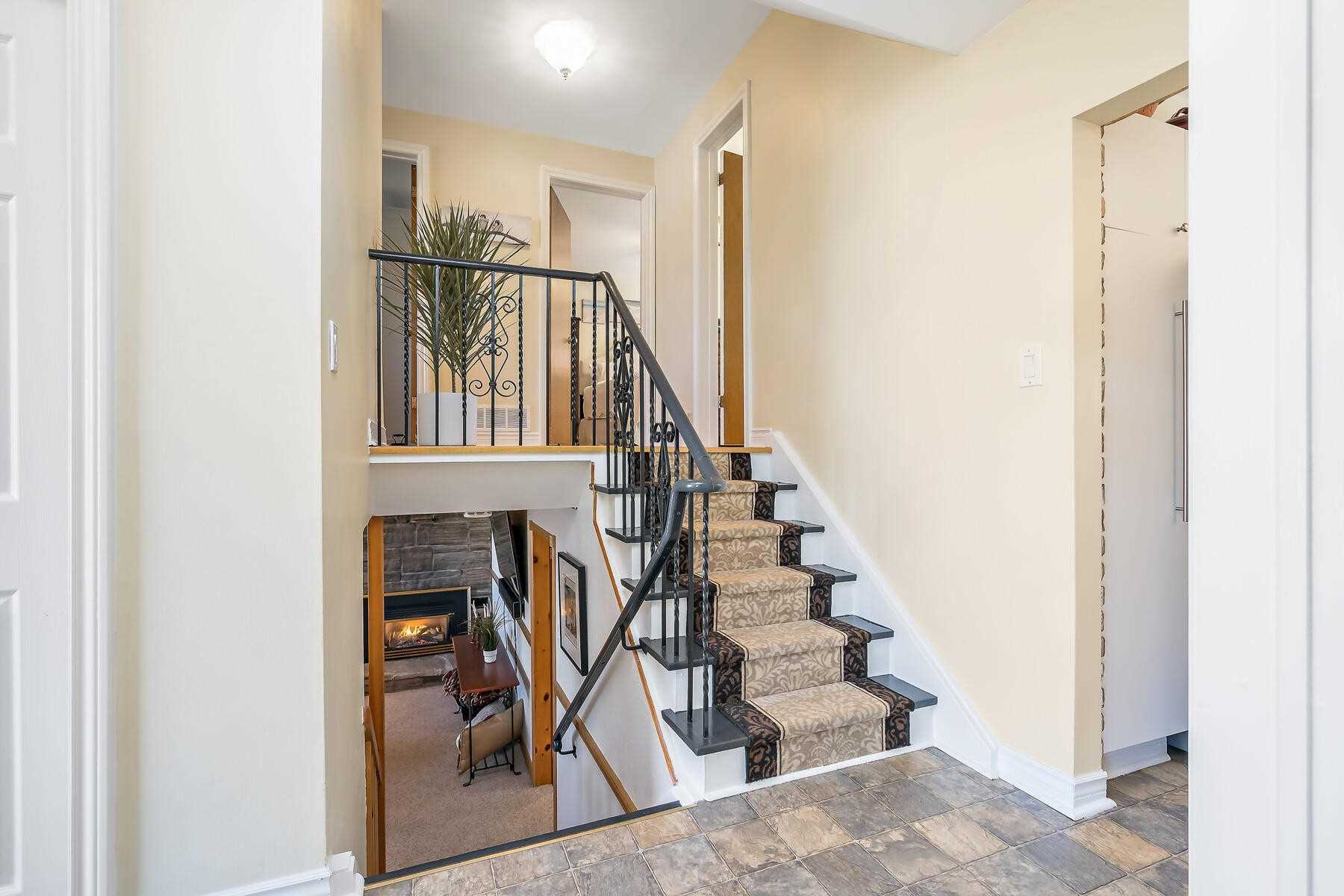 346 Trafalgar Crt