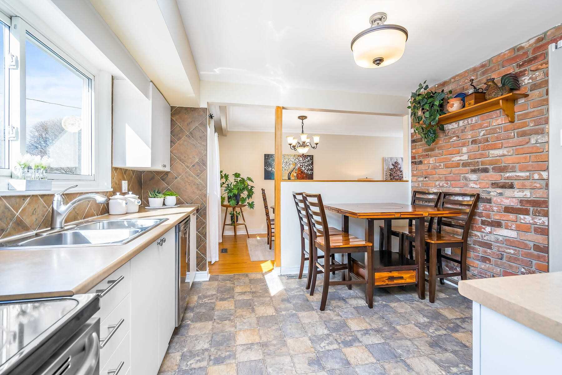346 Trafalgar Crt