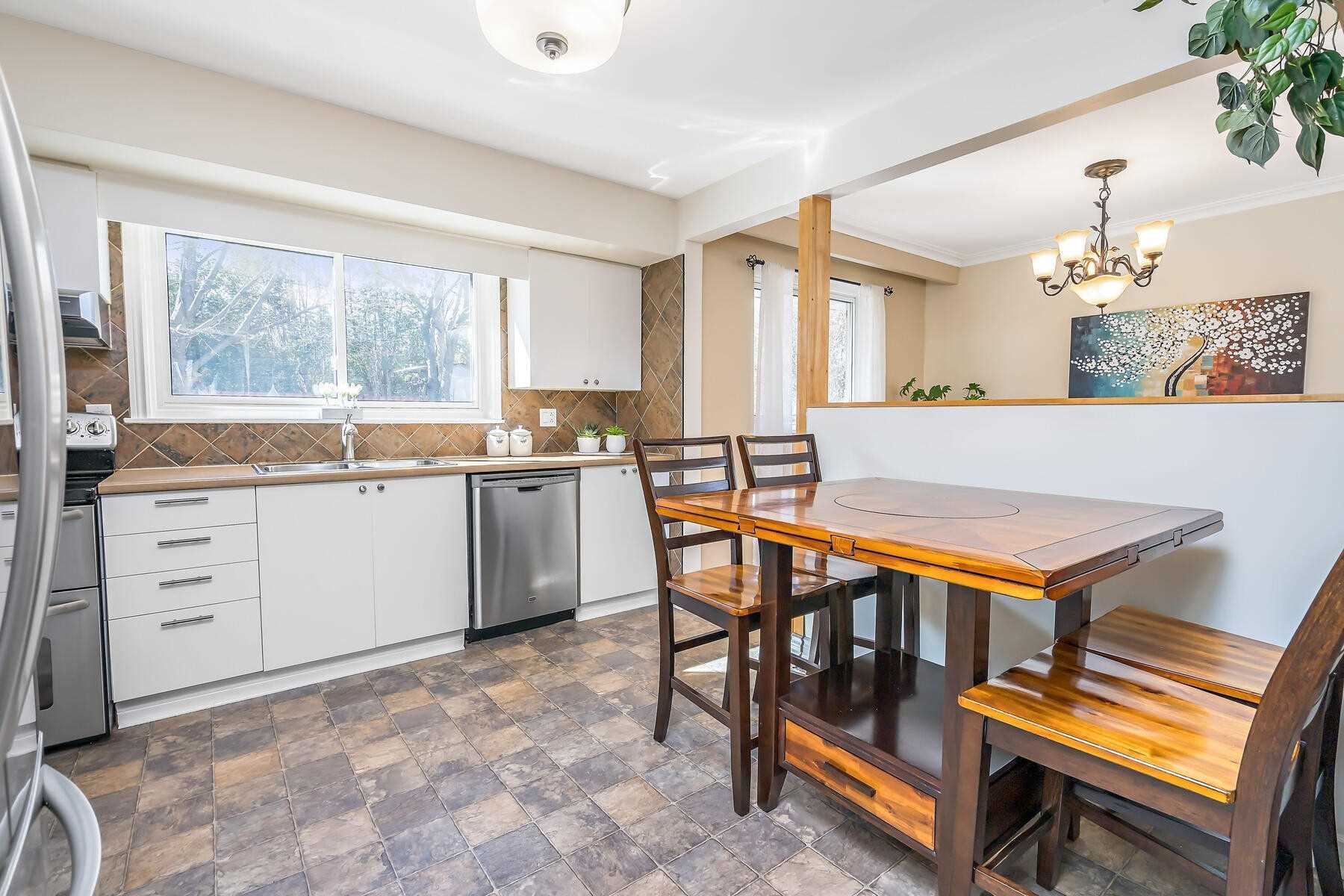 346 Trafalgar Crt