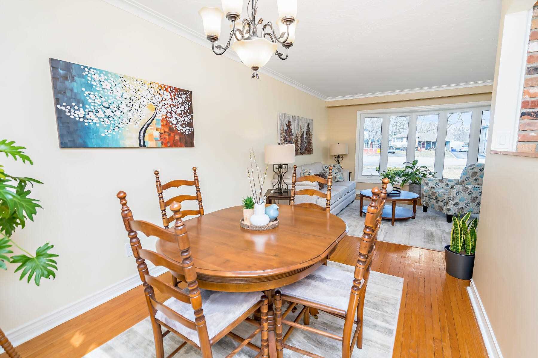 346 Trafalgar Crt