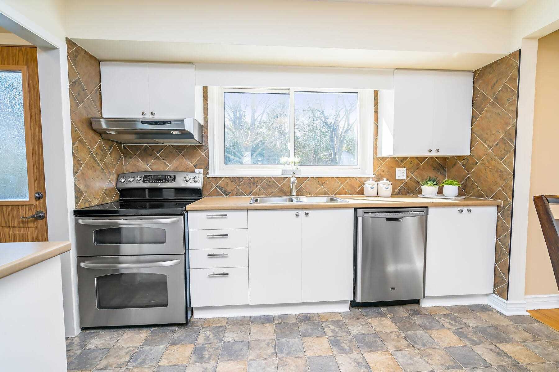 346 Trafalgar Crt