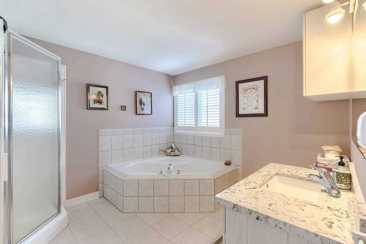 84 Beardmore Cres