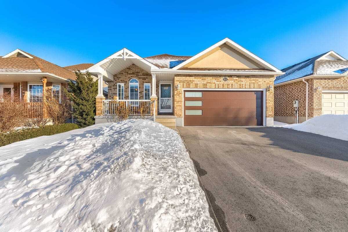 84 Beardmore Cres