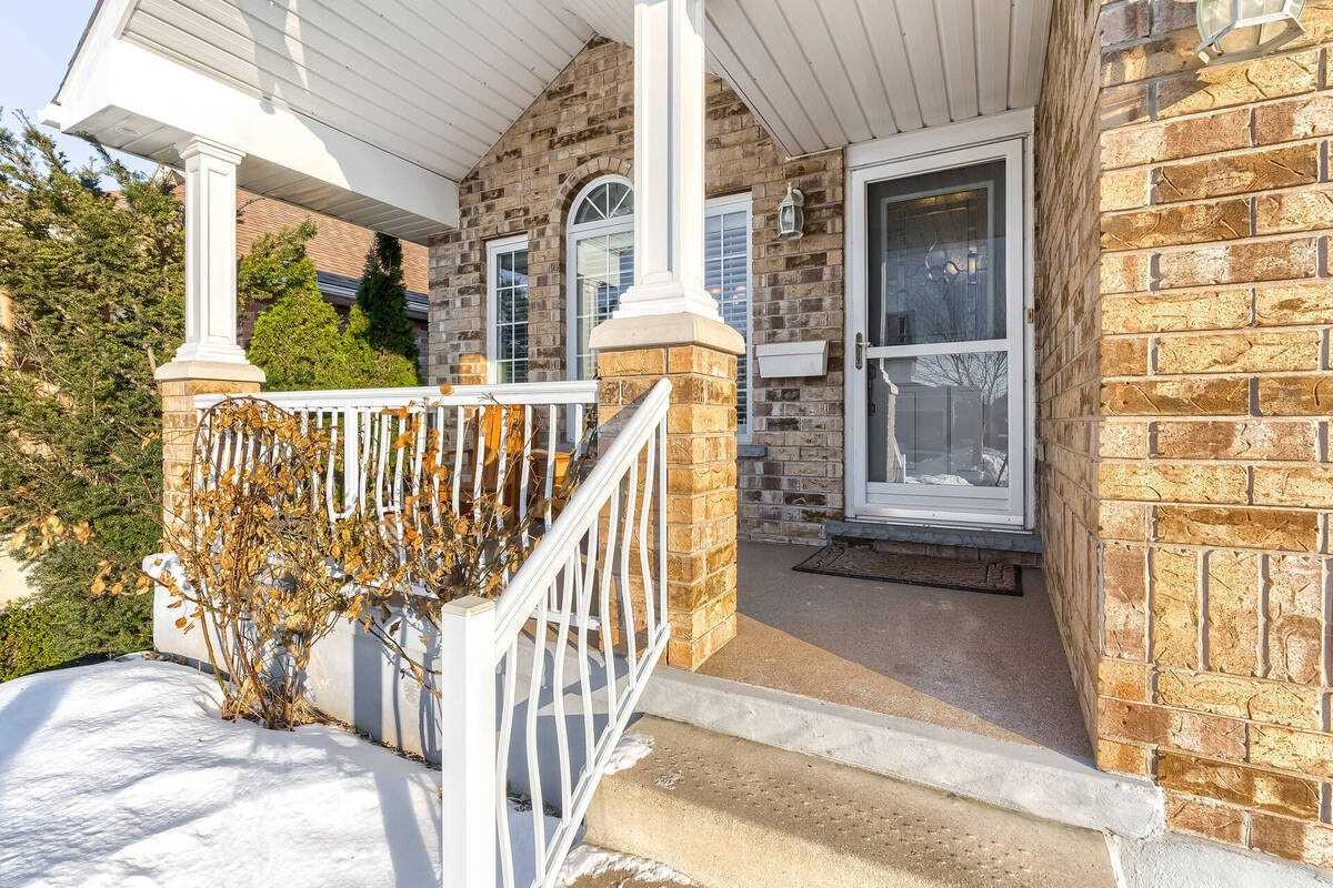 84 Beardmore Cres