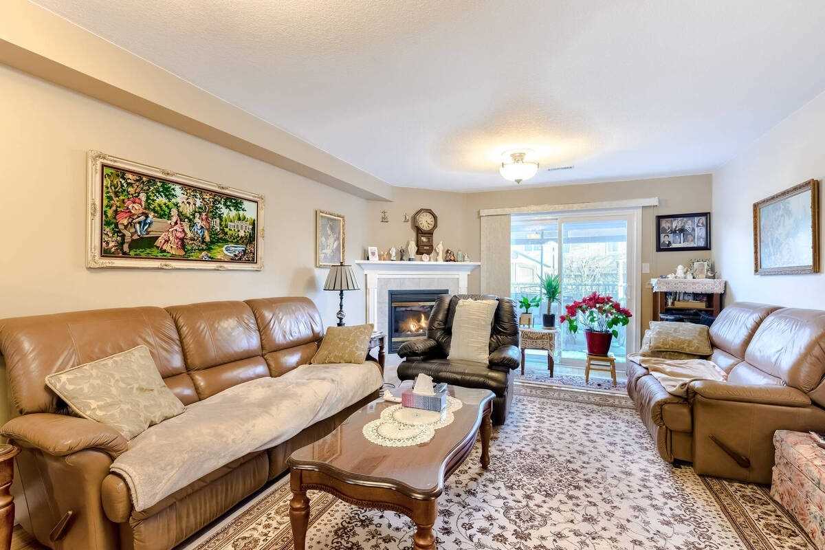 84 Beardmore Cres