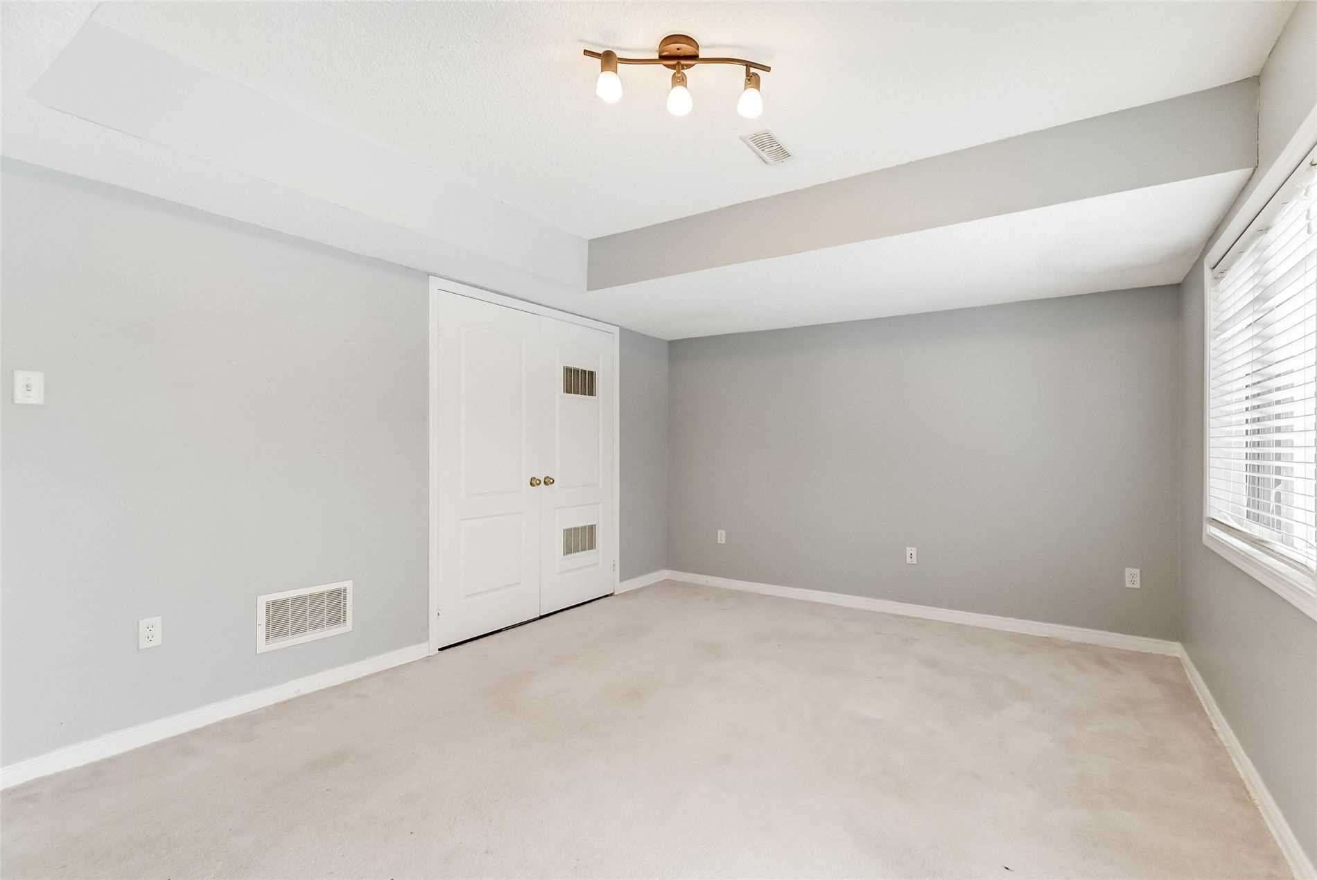 Listing W5540464 - Large Photo # 32