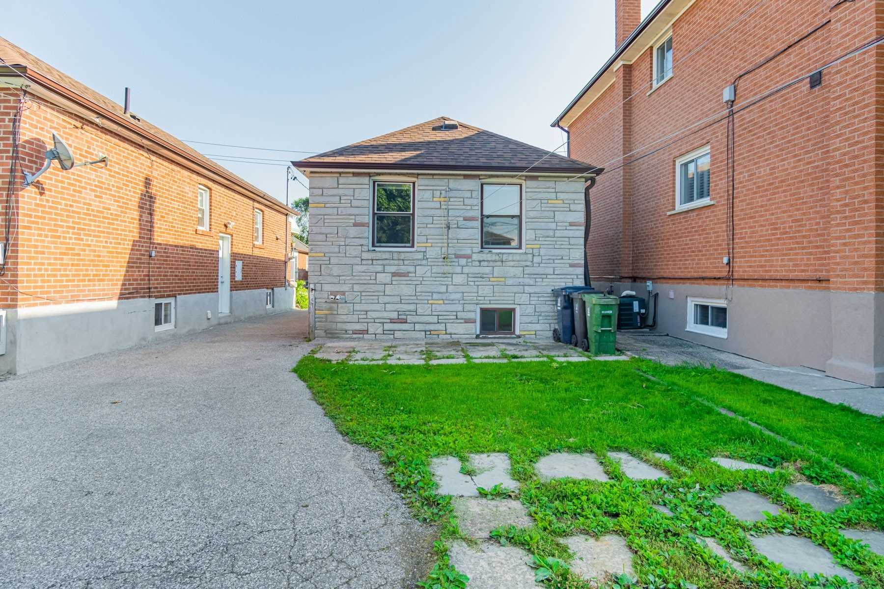 20 East Dr