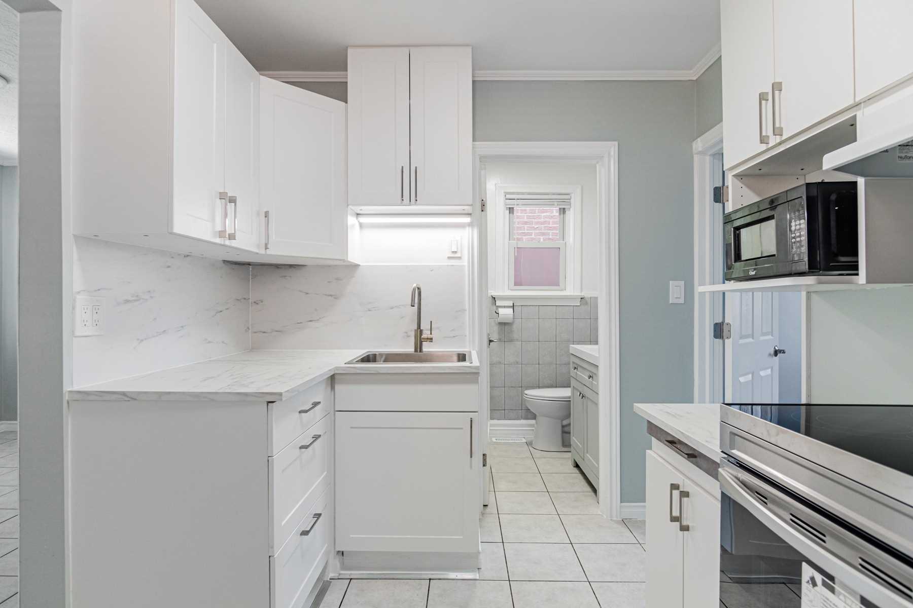 20 East Dr