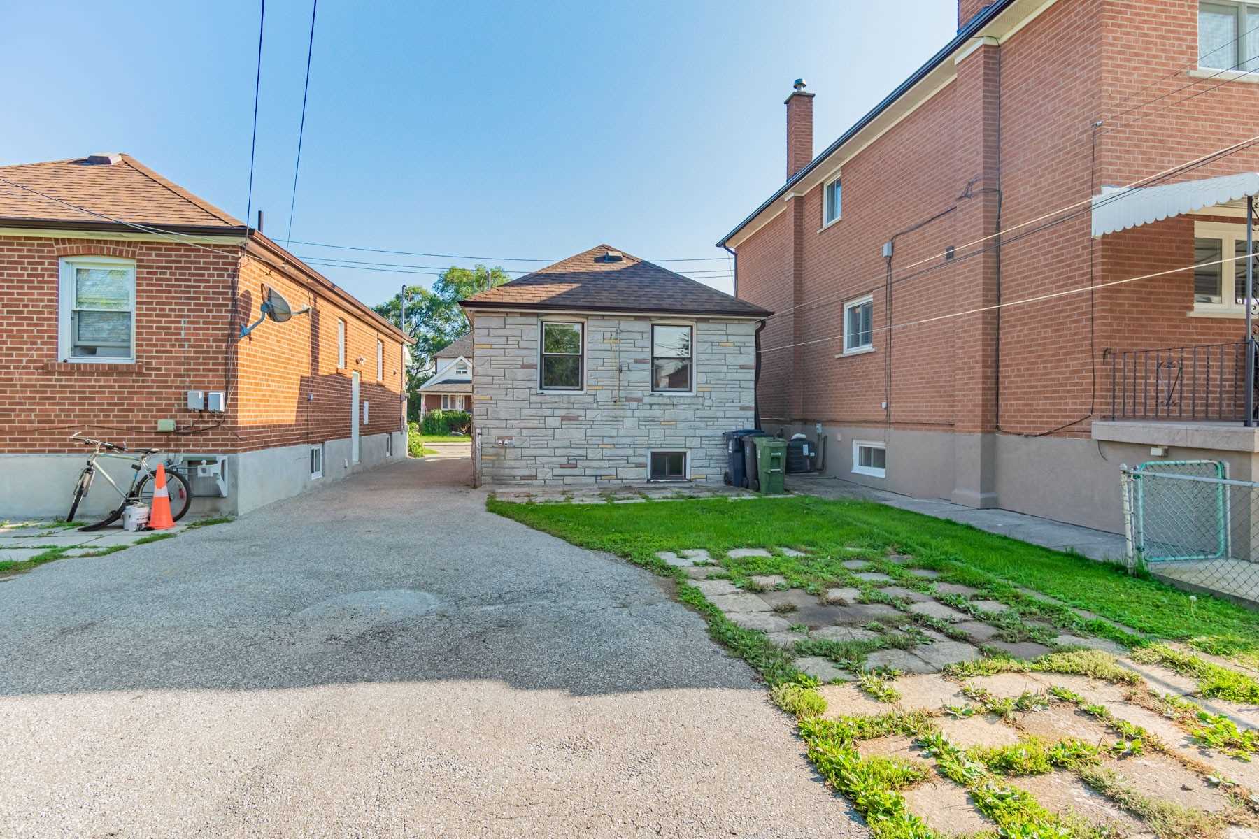 20 East Dr