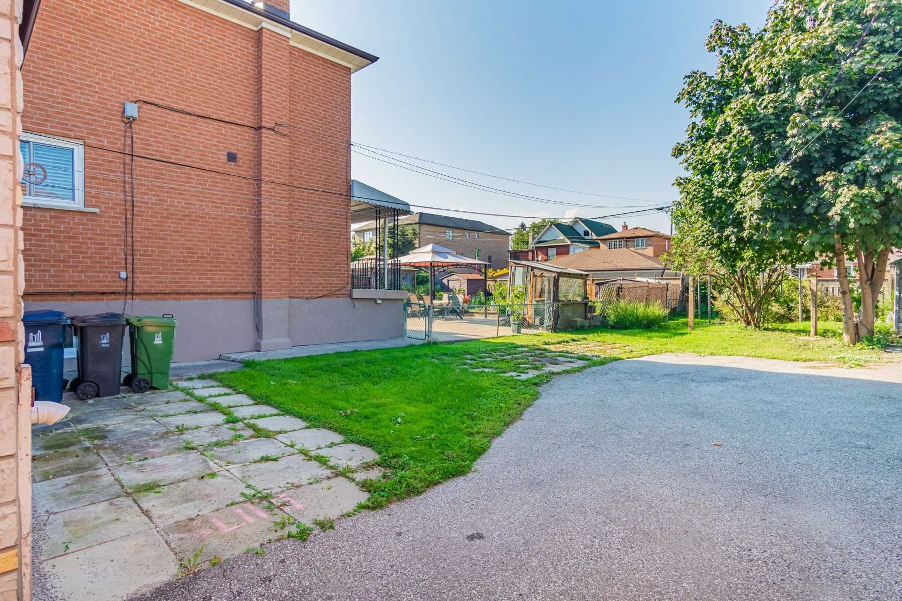 20 East Dr