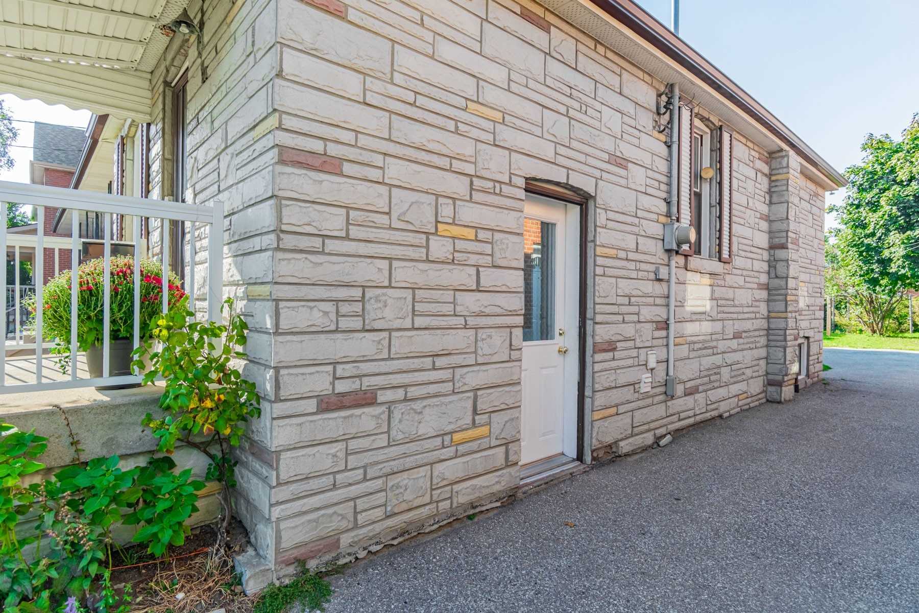 20 East Dr
