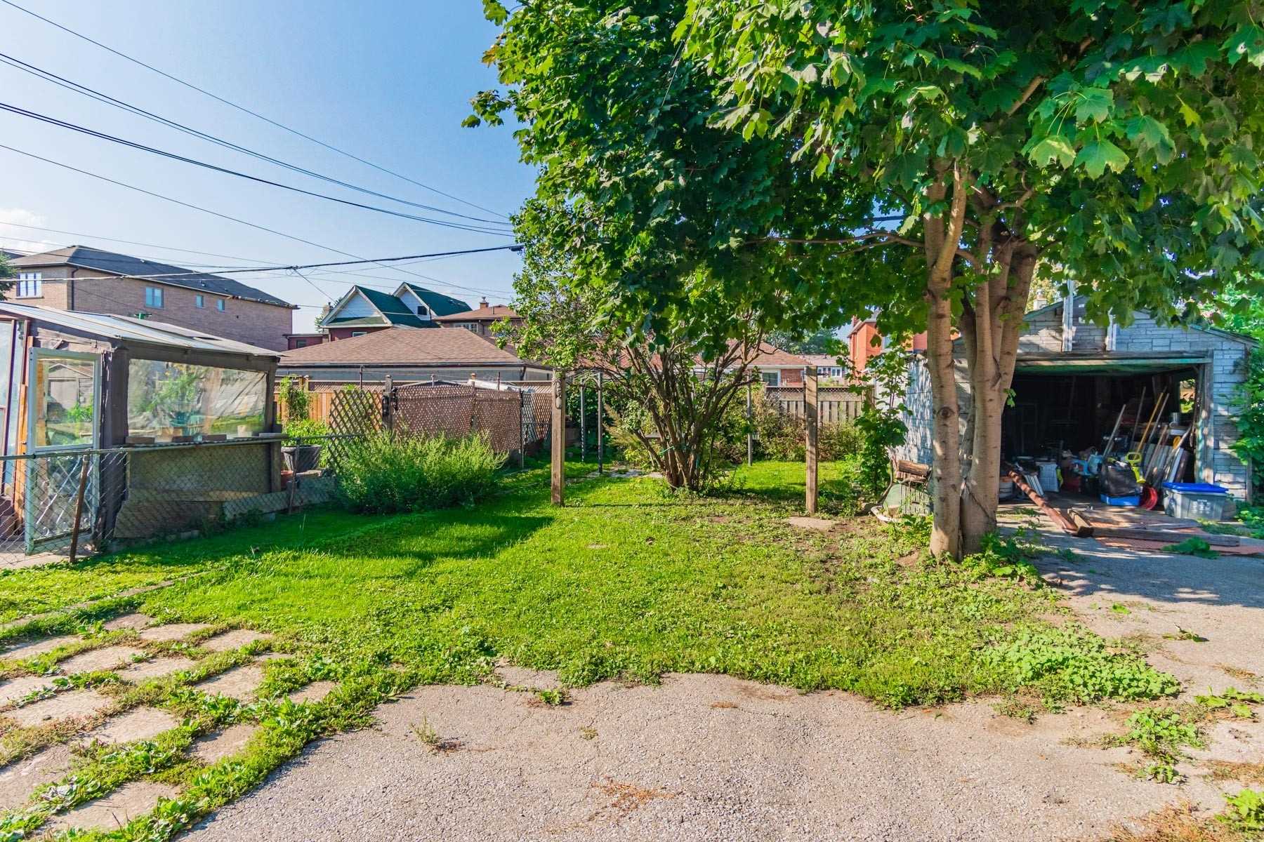 20 East Dr