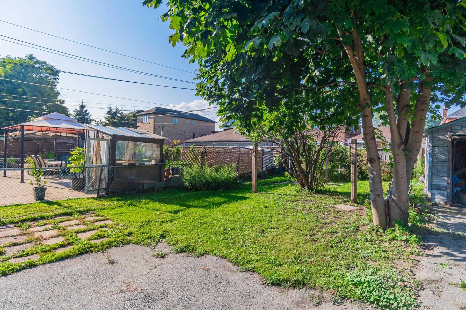 20 East Dr