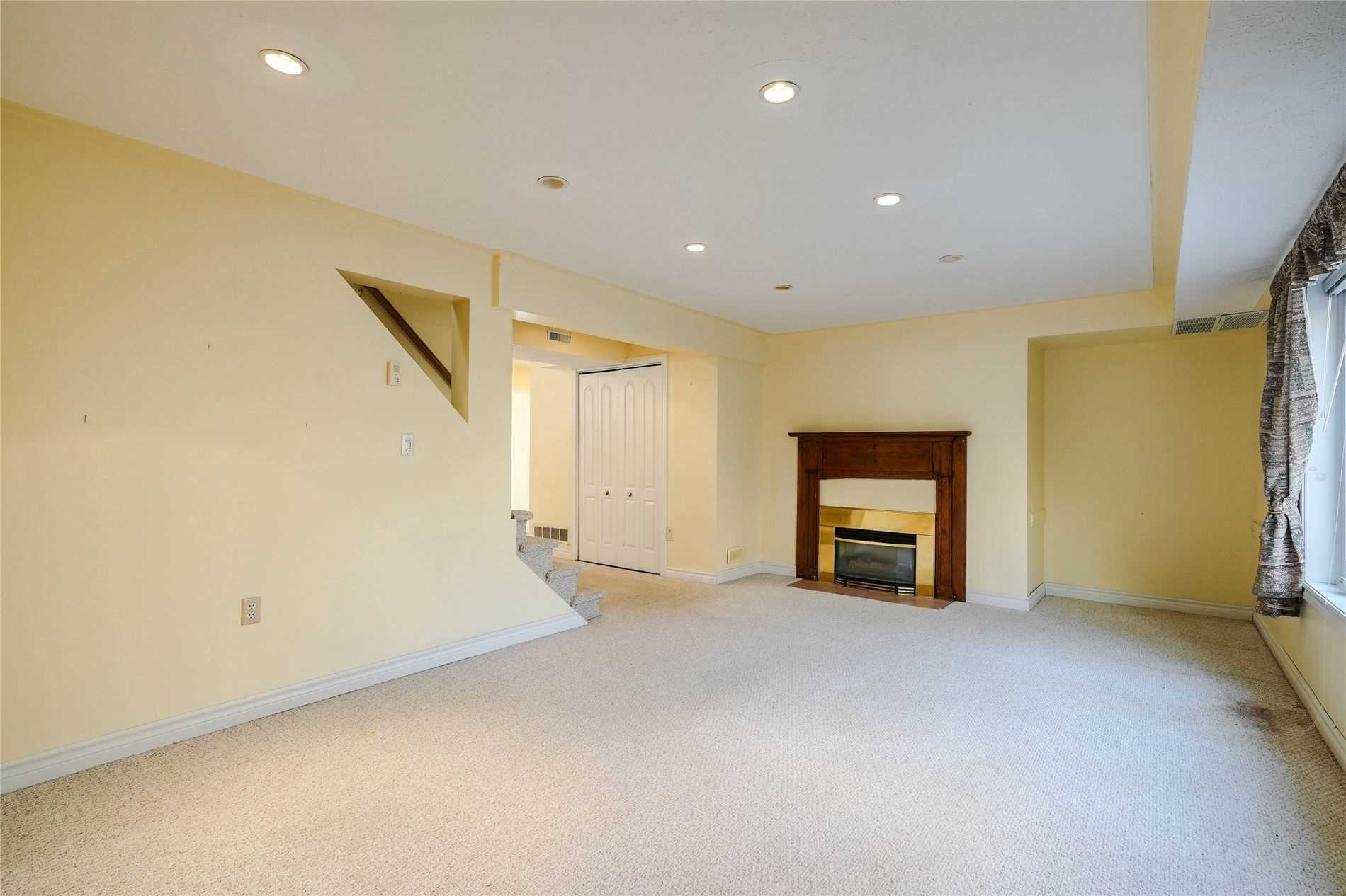 221 North Shore Blvd E