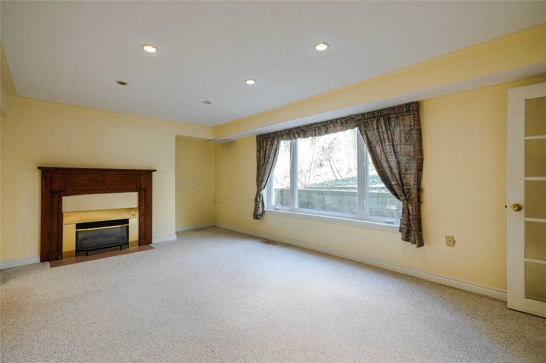 221 North Shore Blvd E