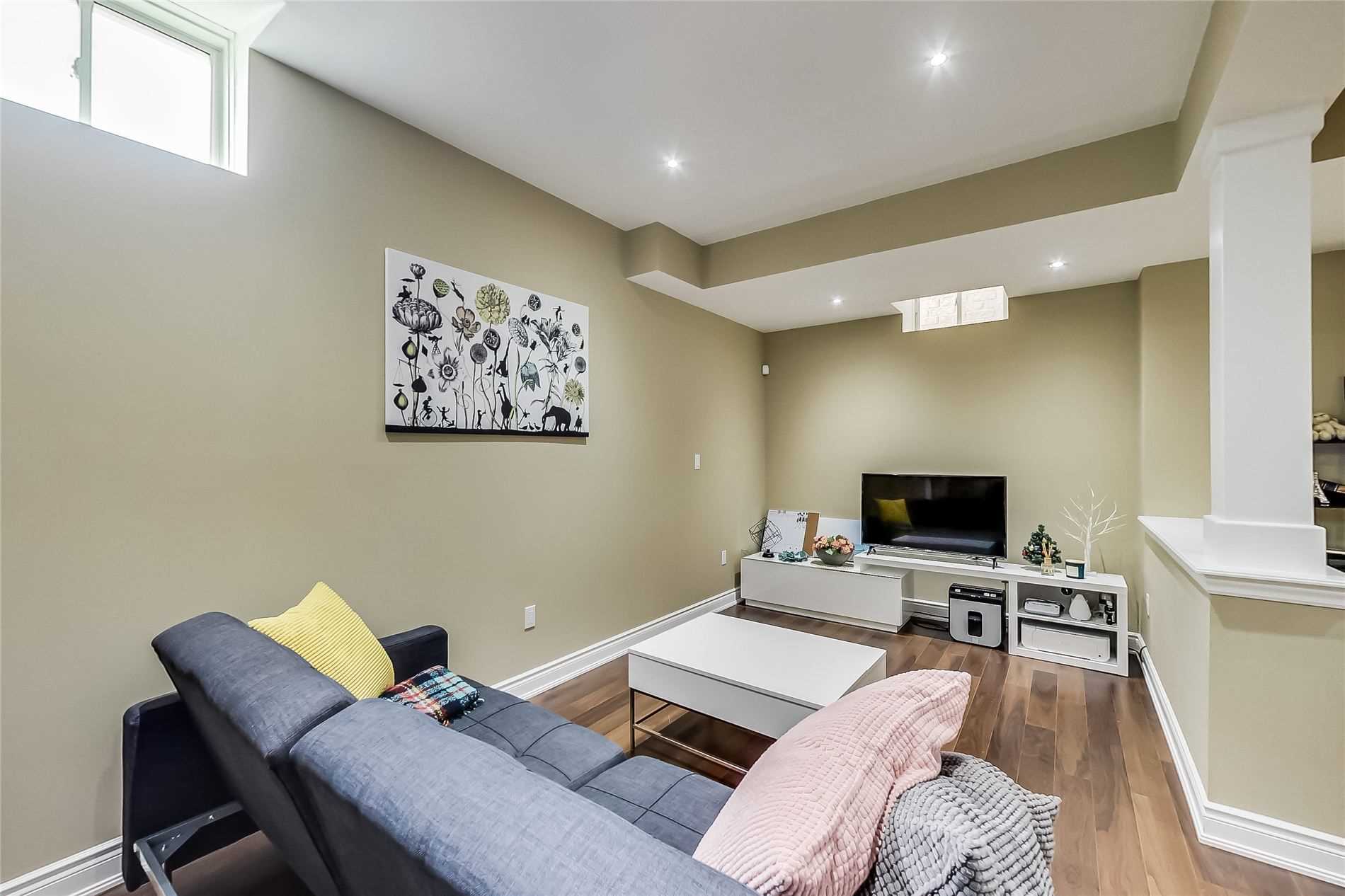 2335 Wuthering Heights Way