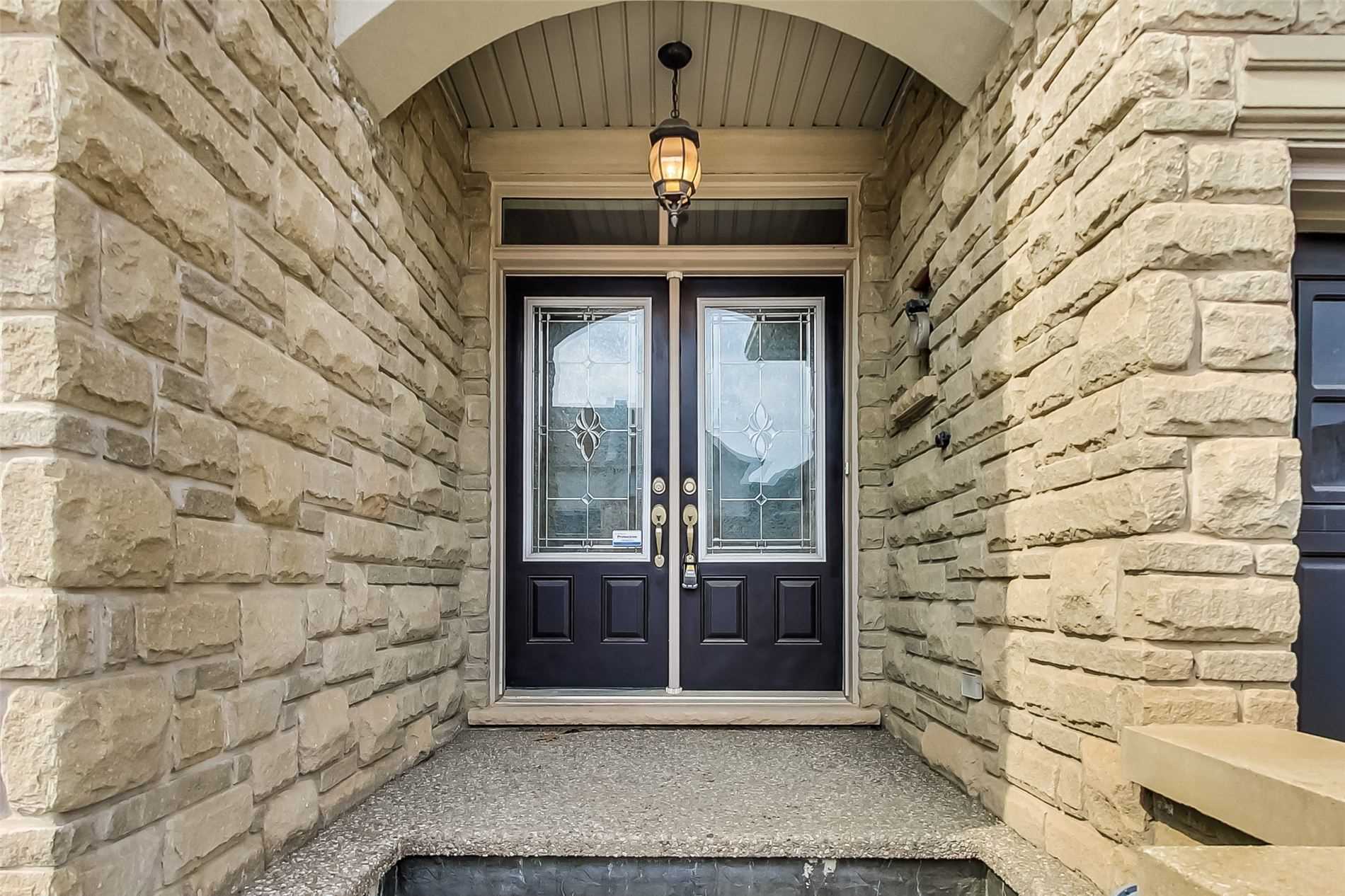 2335 Wuthering Heights Way