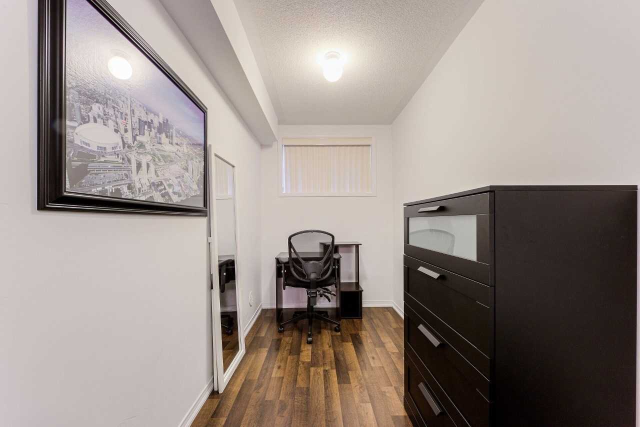 2492 Post Rd, #22