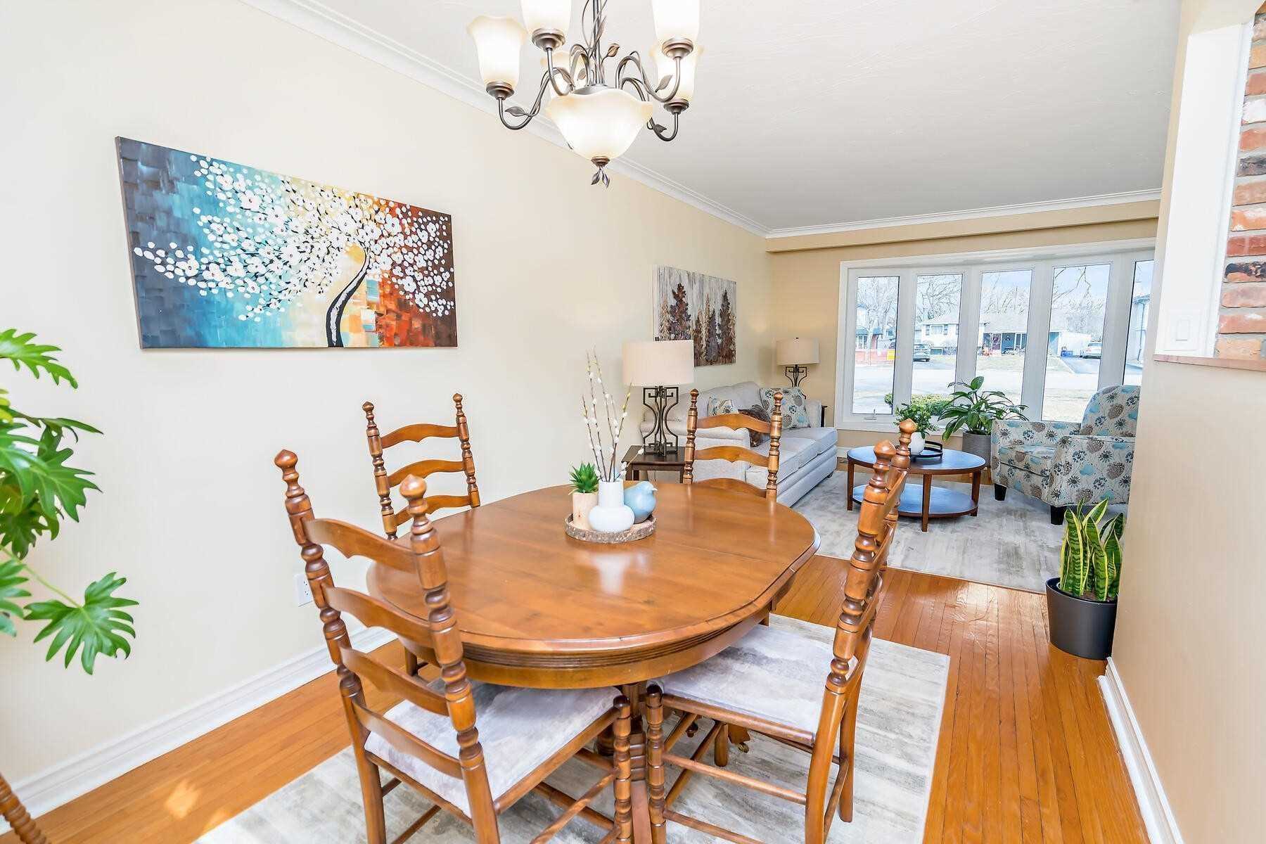 346 Trafalgar Crt