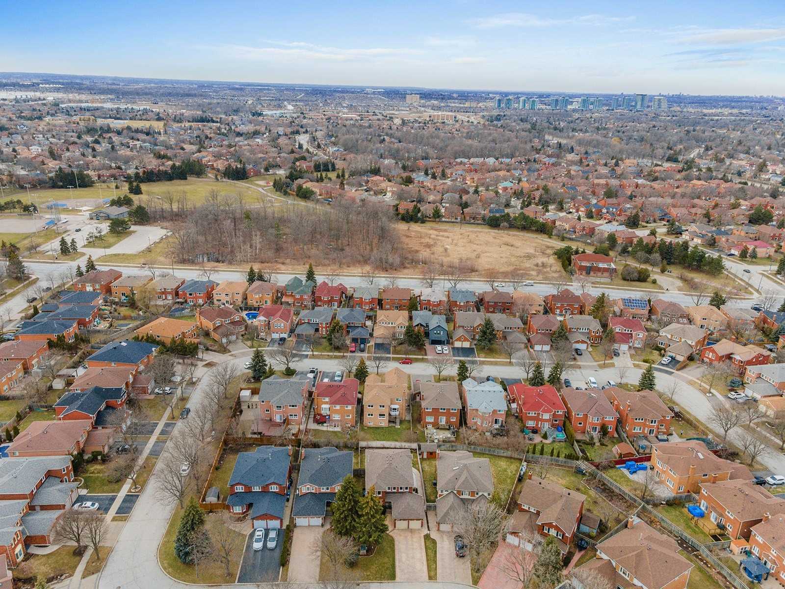 3538 Burgess Cres