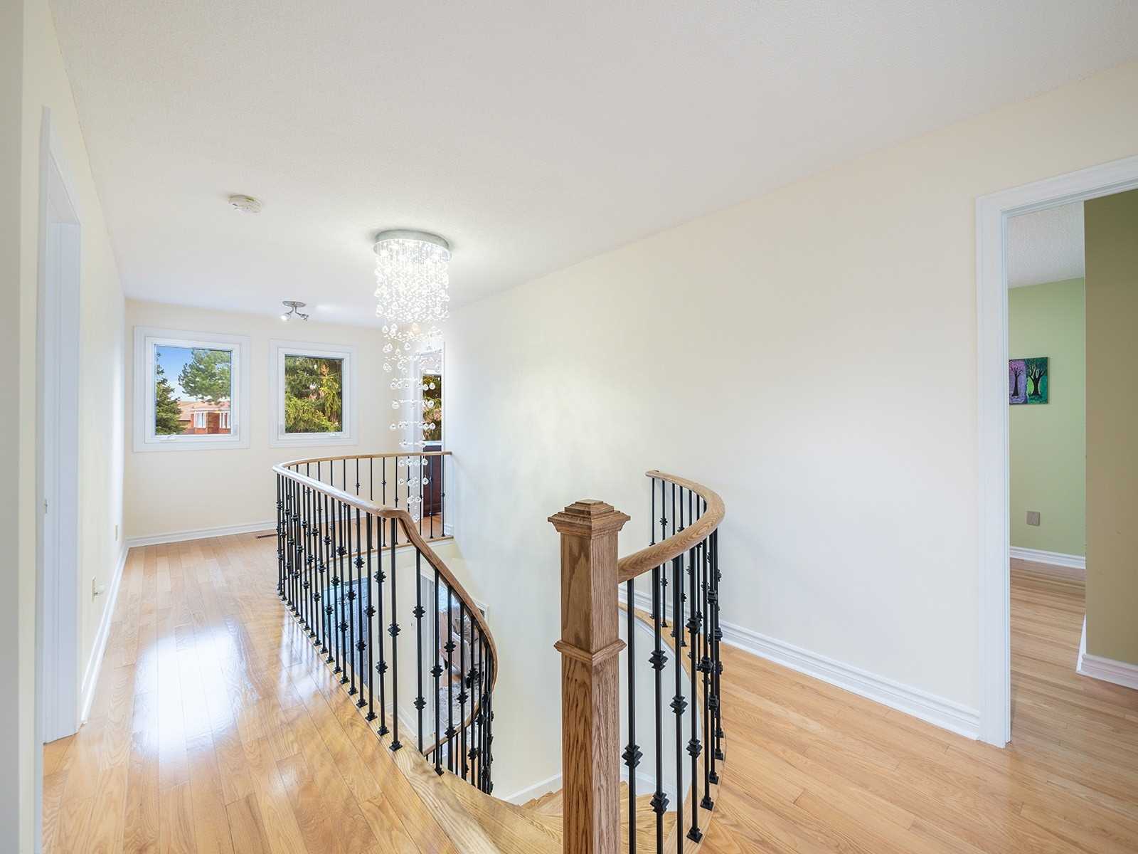 3538 Burgess Cres