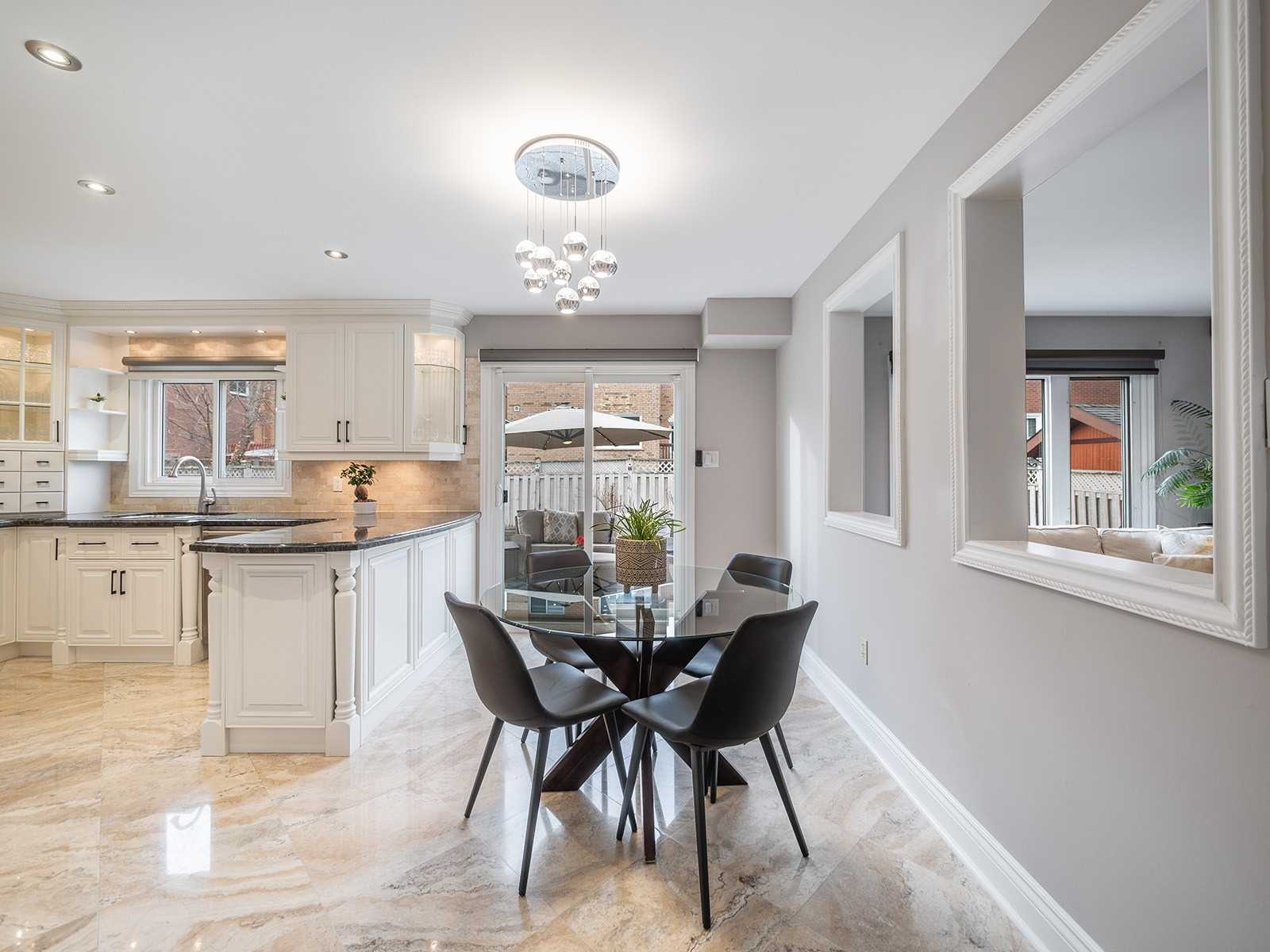 3538 Burgess Cres