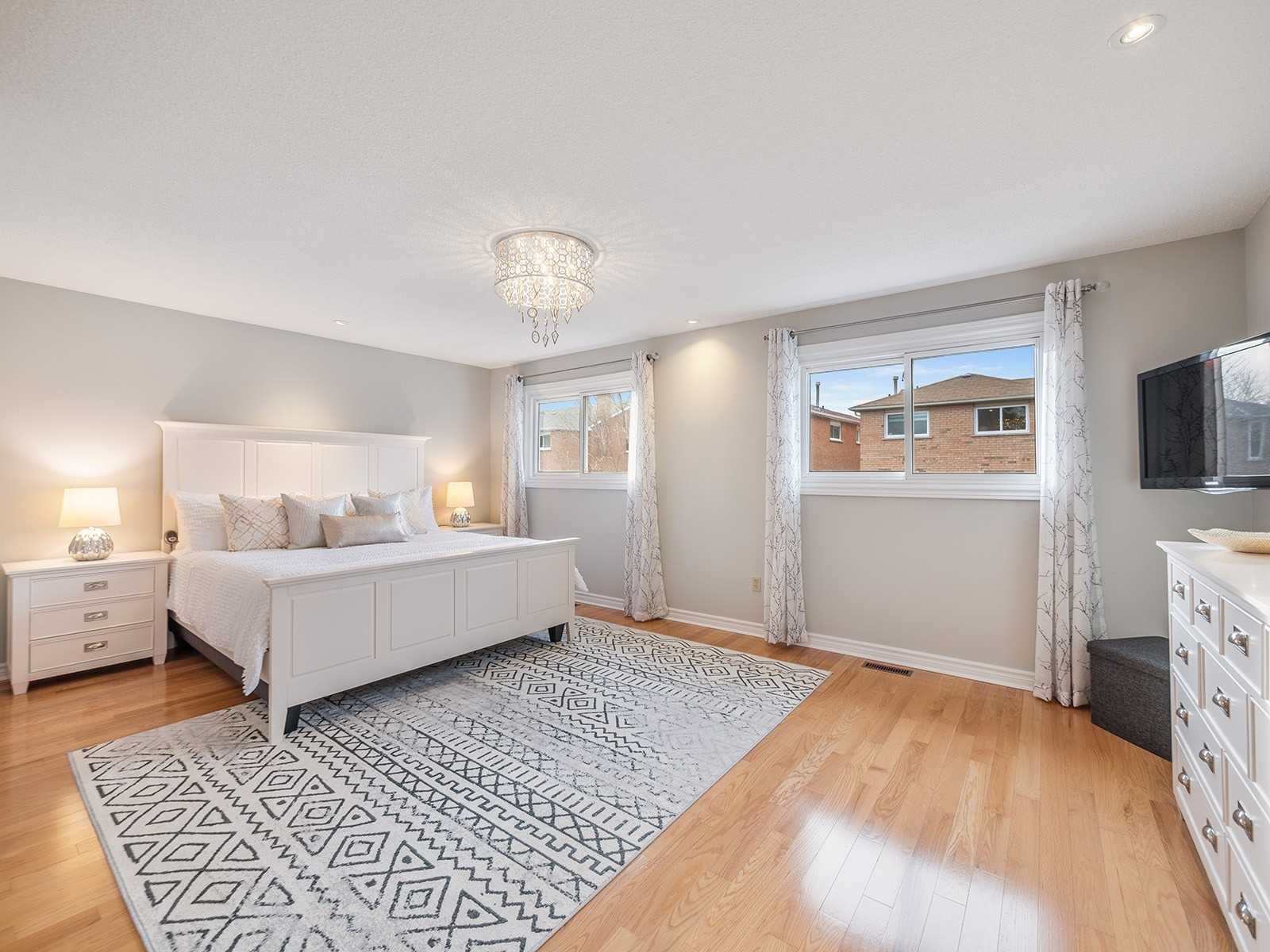 3538 Burgess Cres