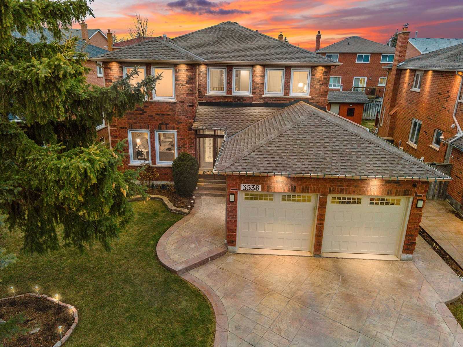 3538 Burgess Cres