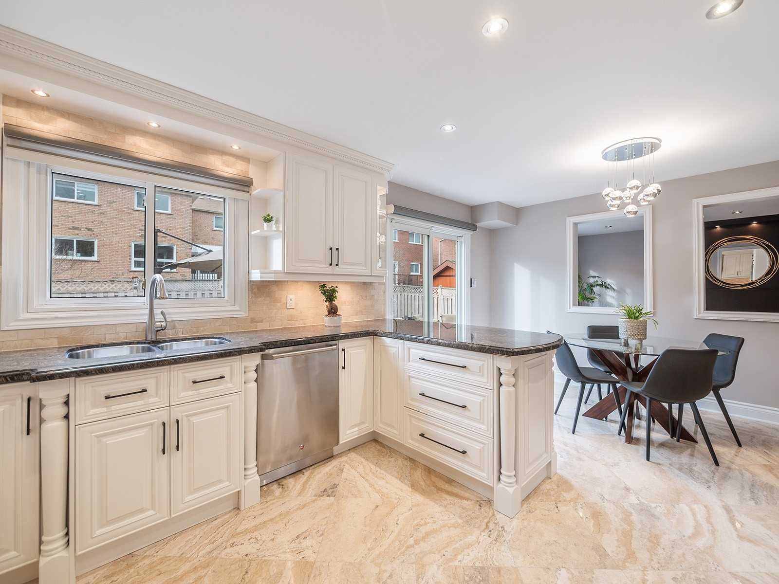 3538 Burgess Cres