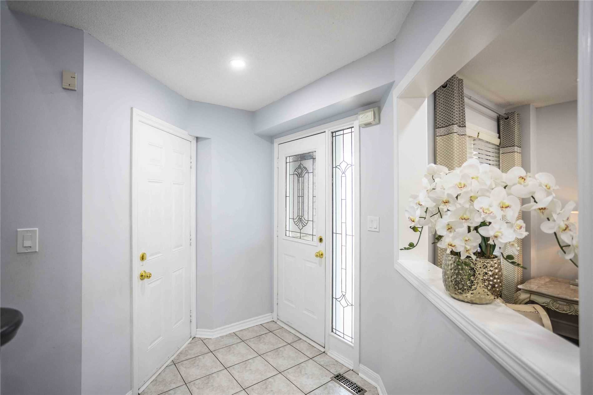 10 Narrow Valley Cres