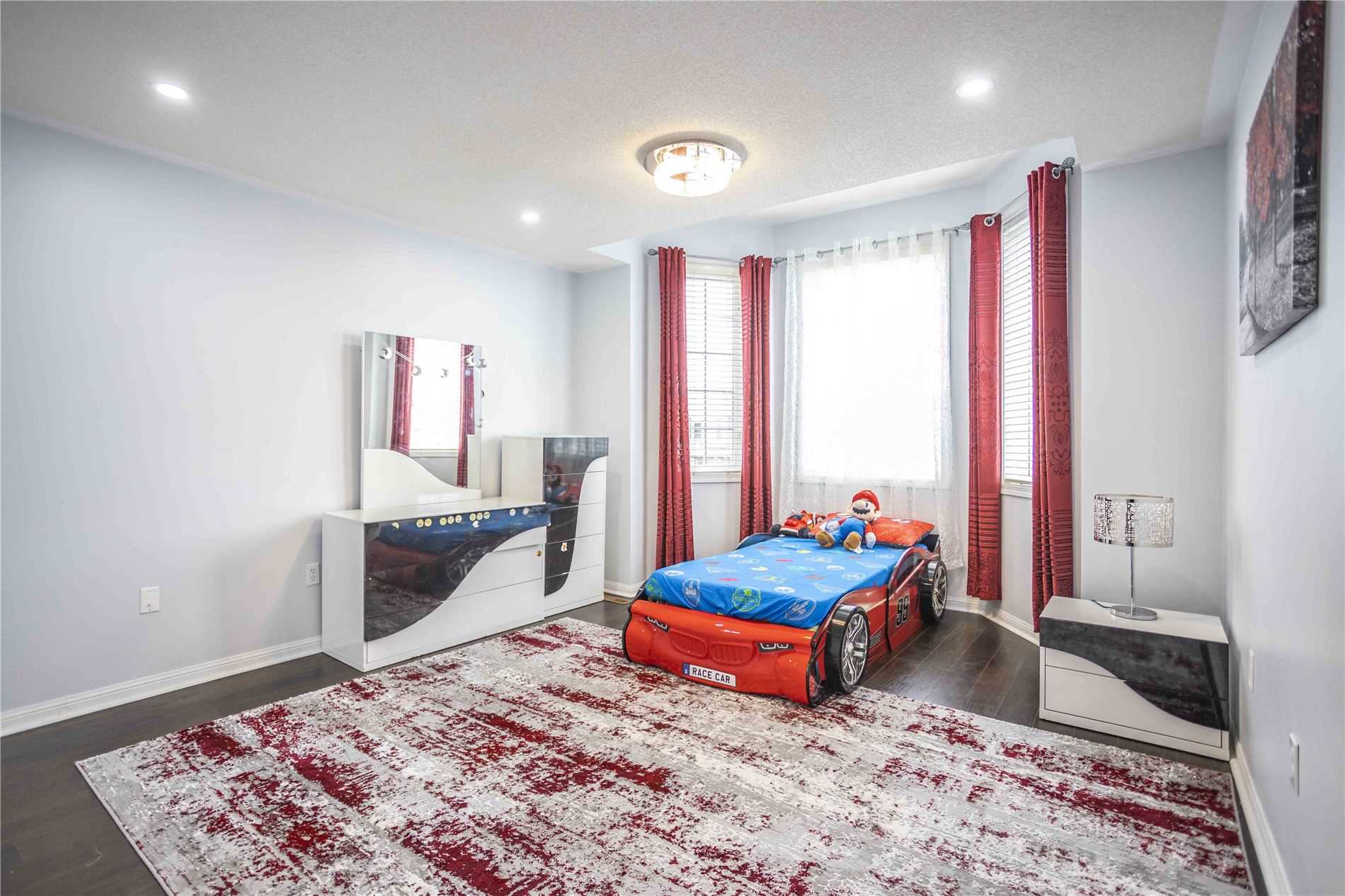 10 Narrow Valley Cres