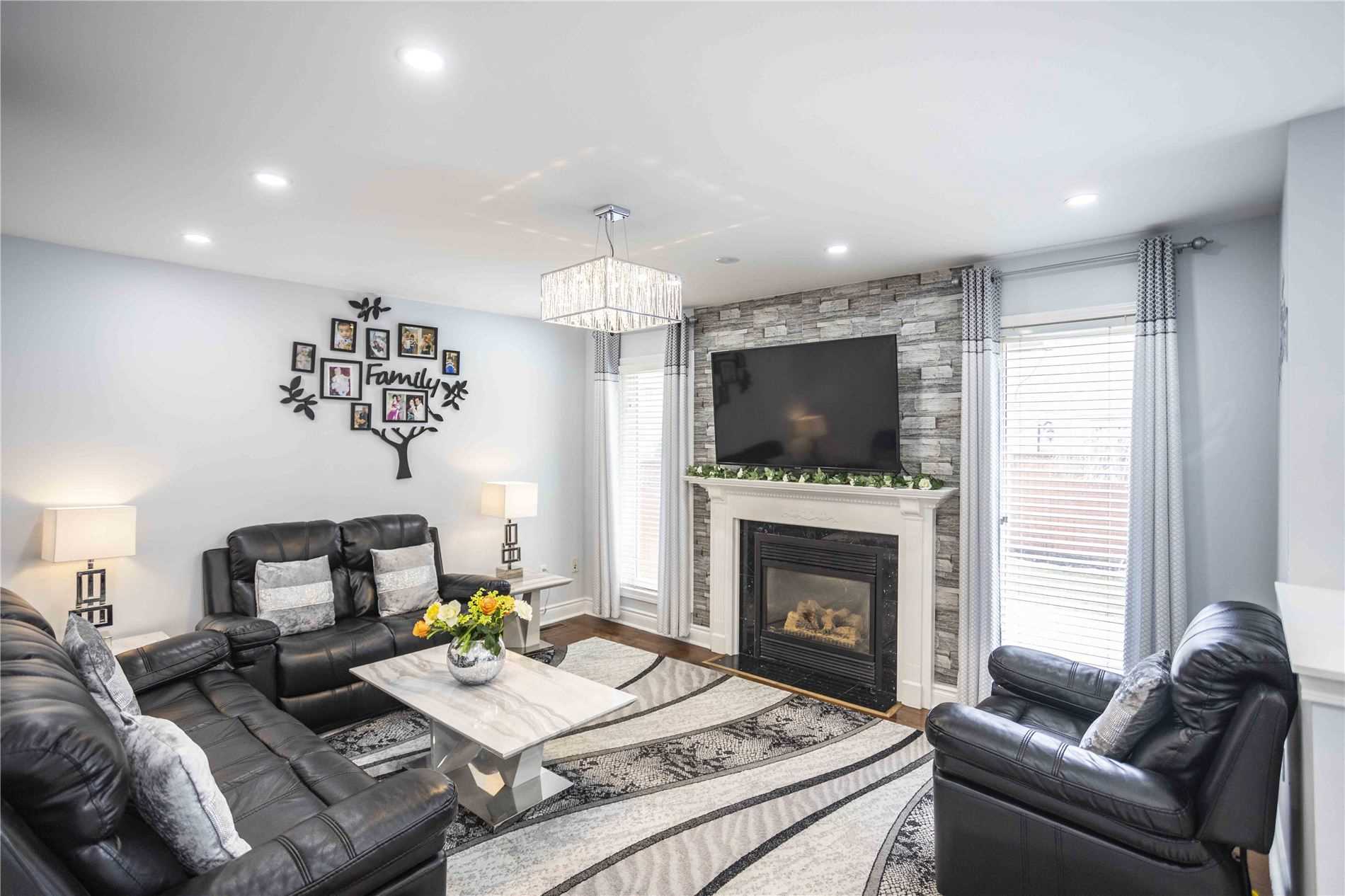 10 Narrow Valley Cres