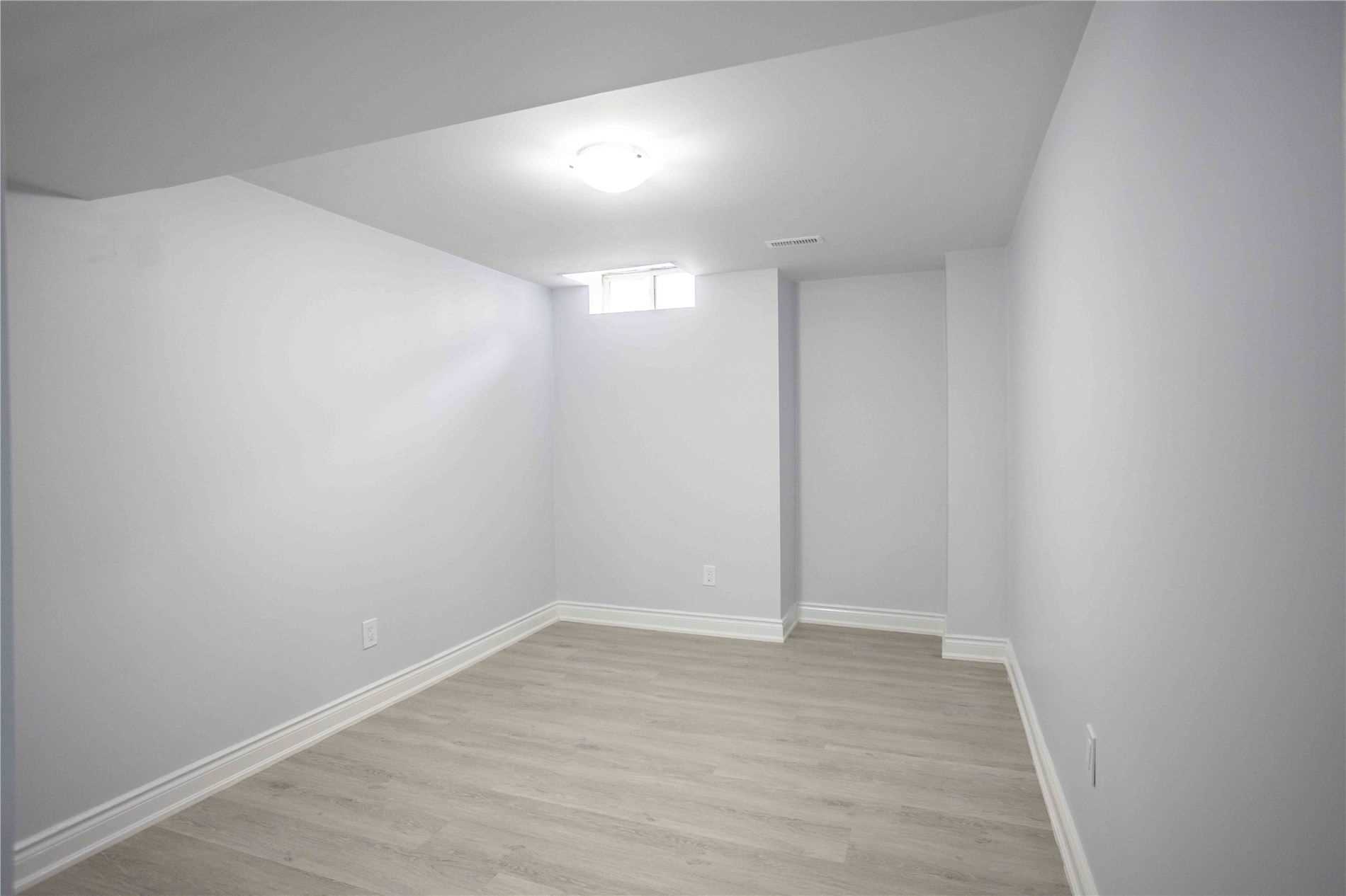 10 Narrow Valley Cres