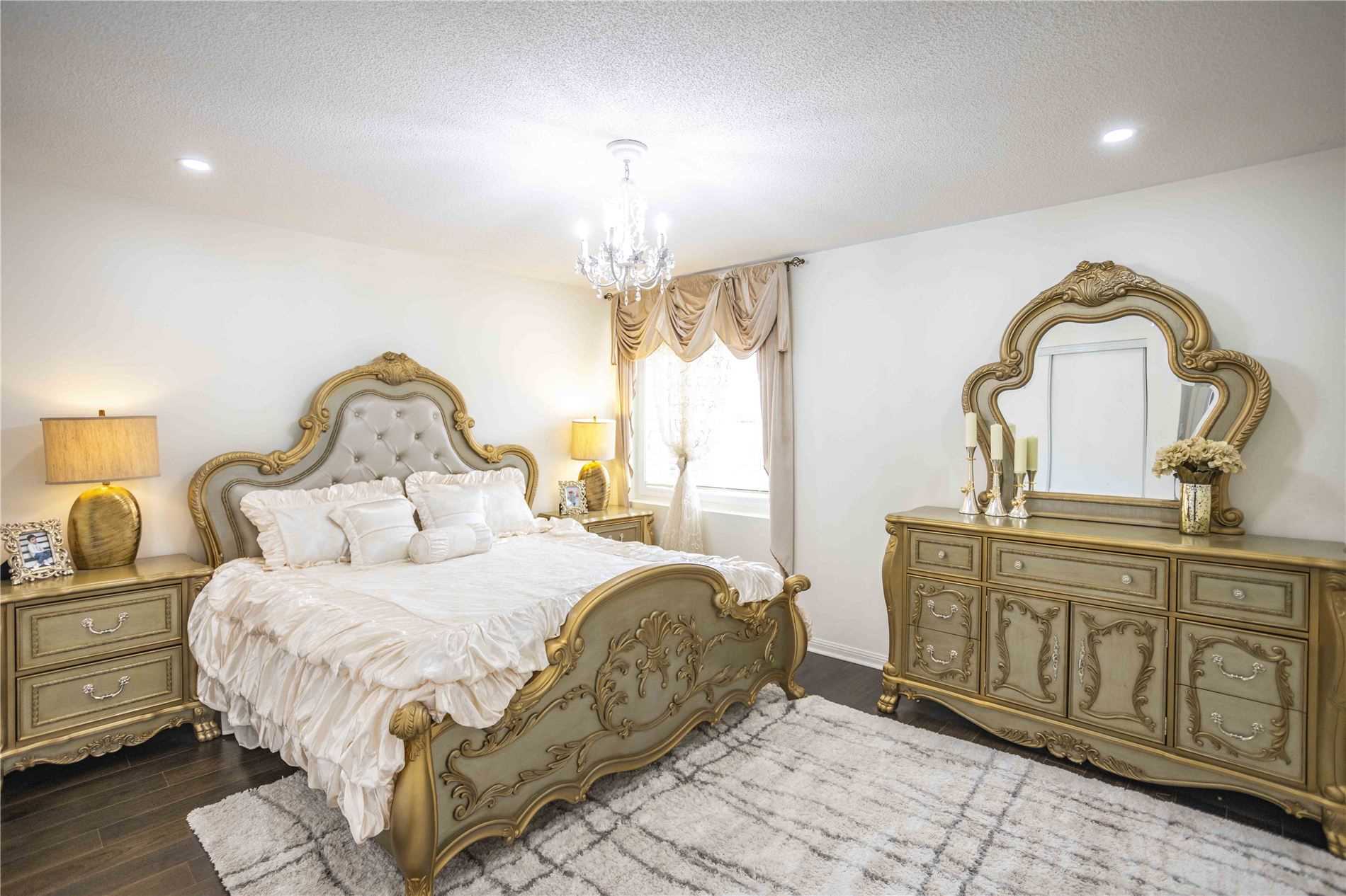 10 Narrow Valley Cres