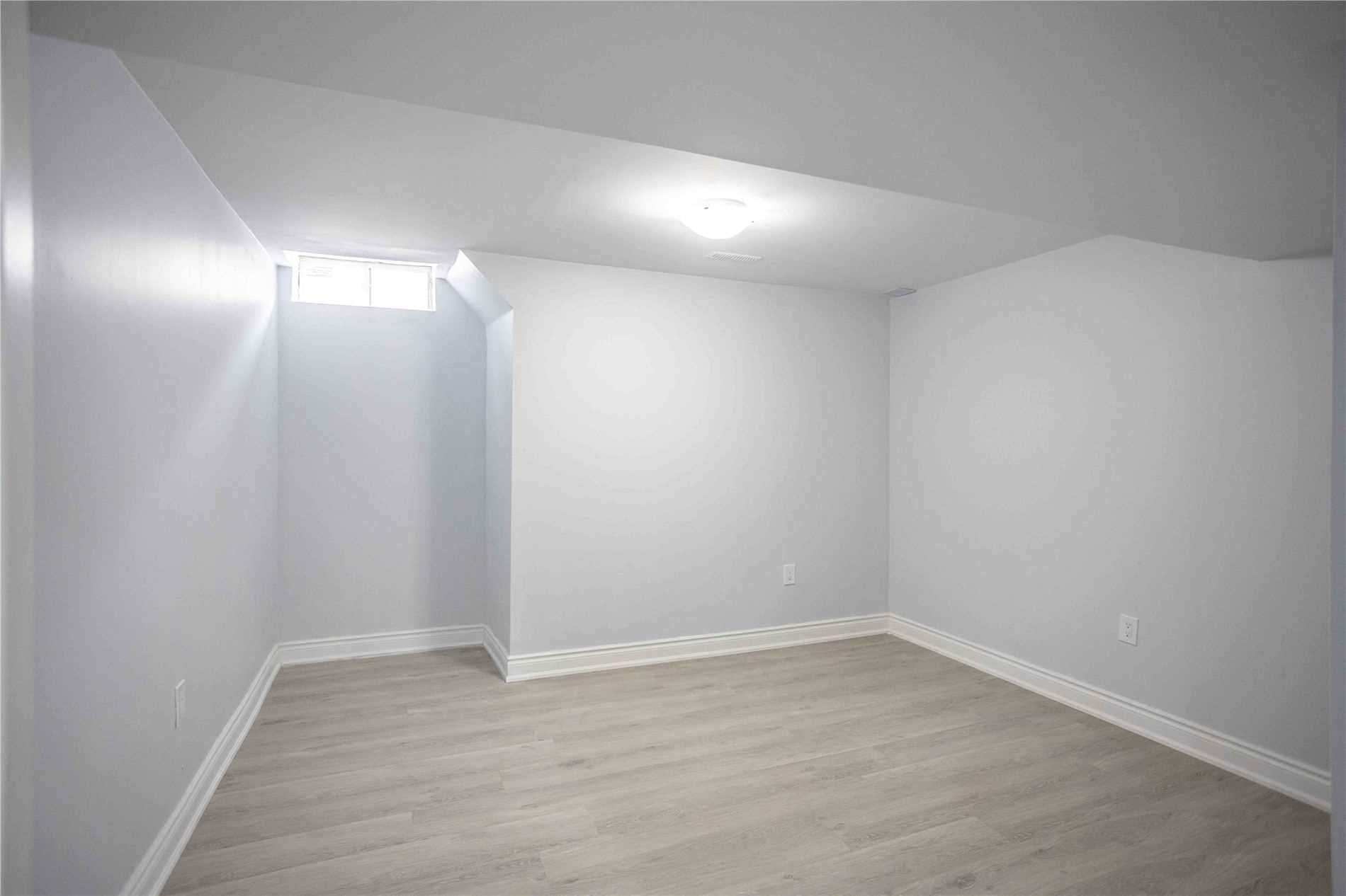 10 Narrow Valley Cres