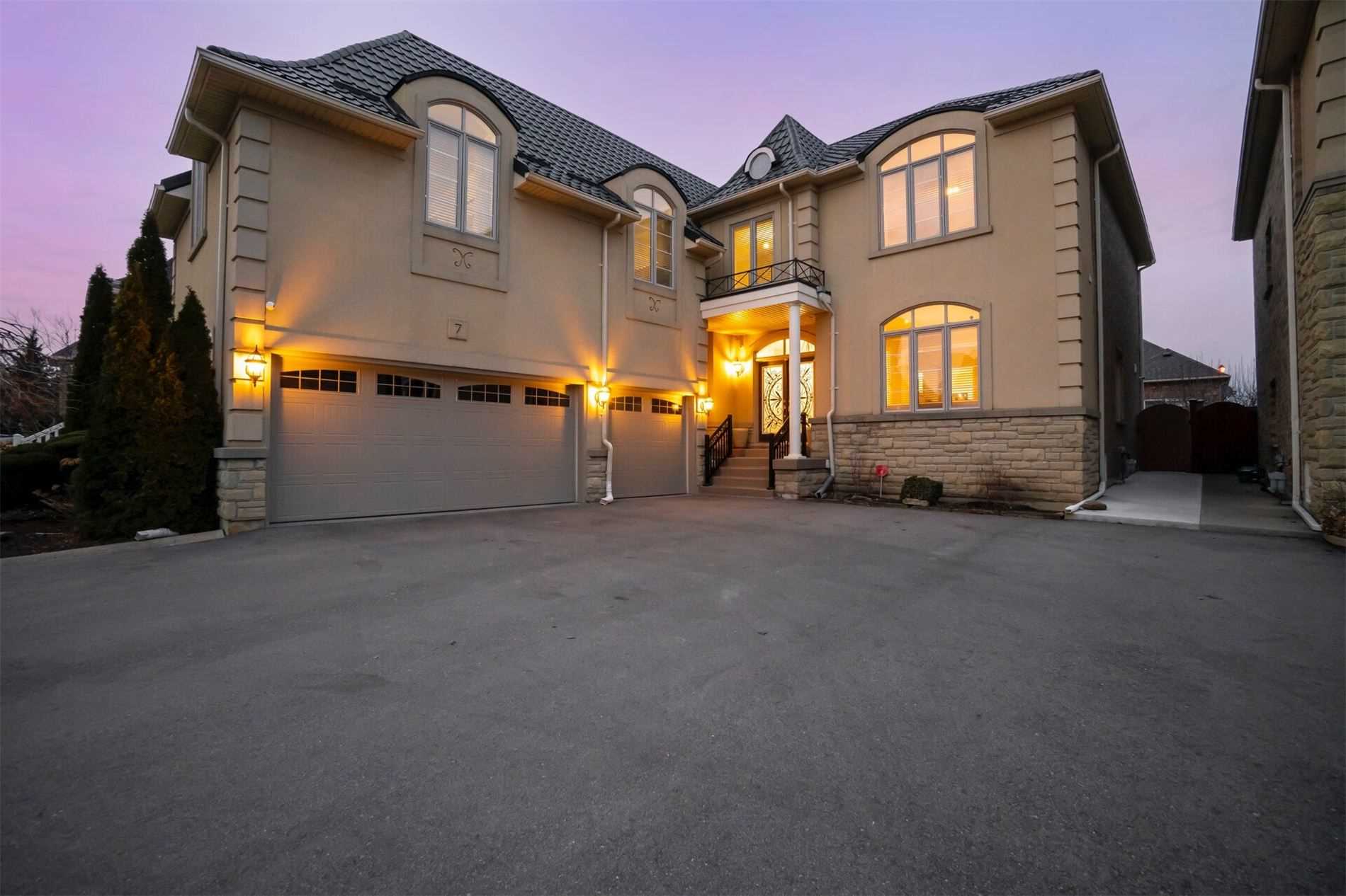 7 Odeon St