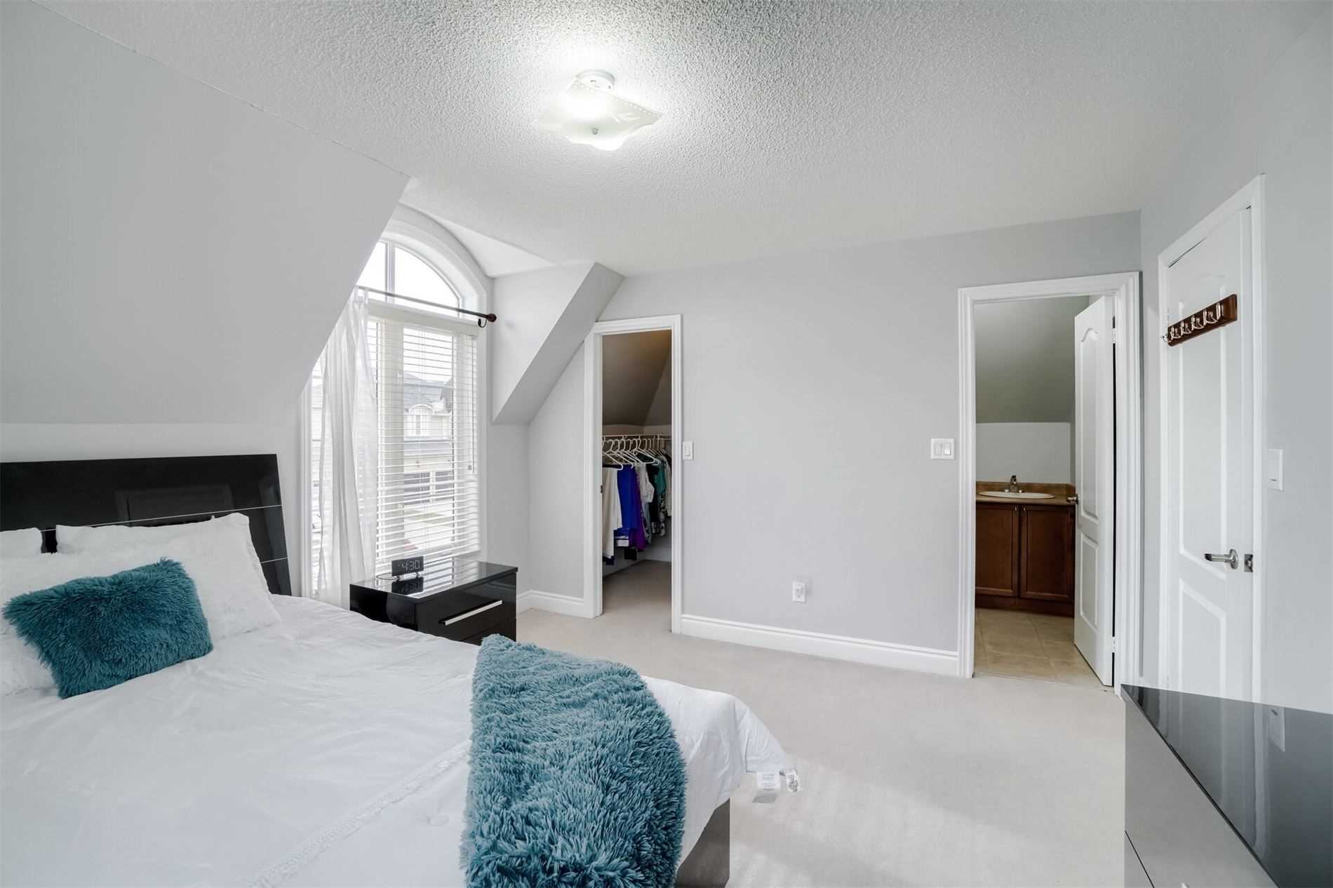 7 Odeon St