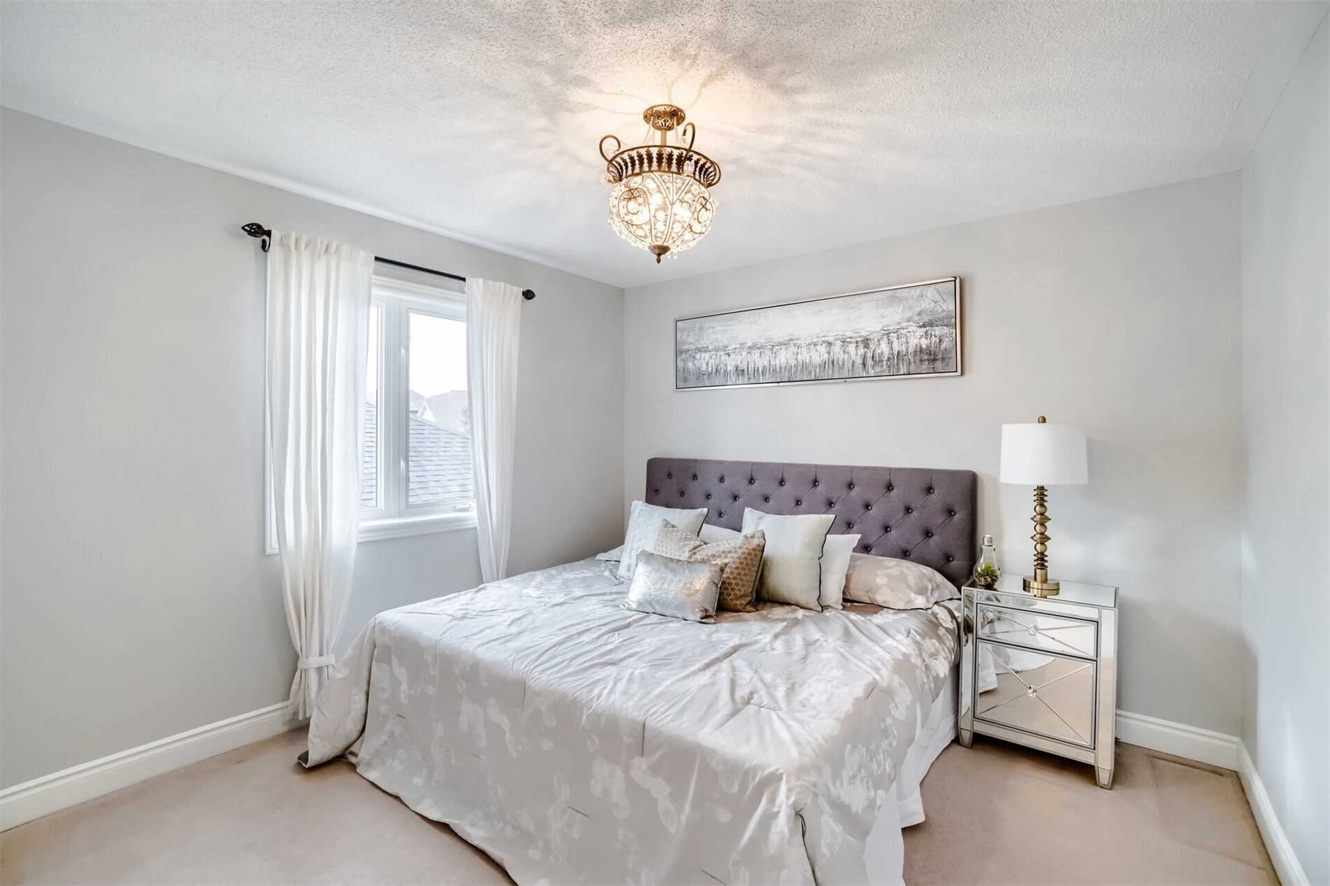7 Odeon St