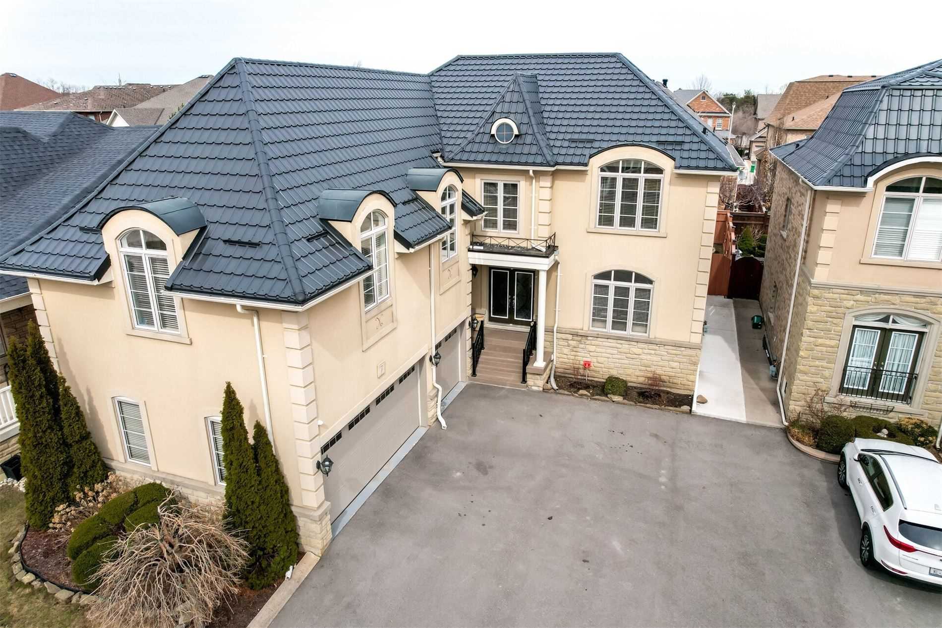 7 Odeon St