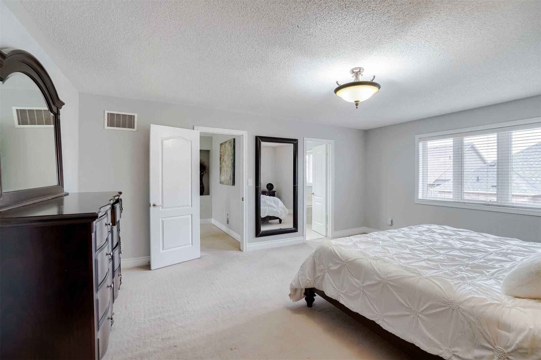 7 Odeon St