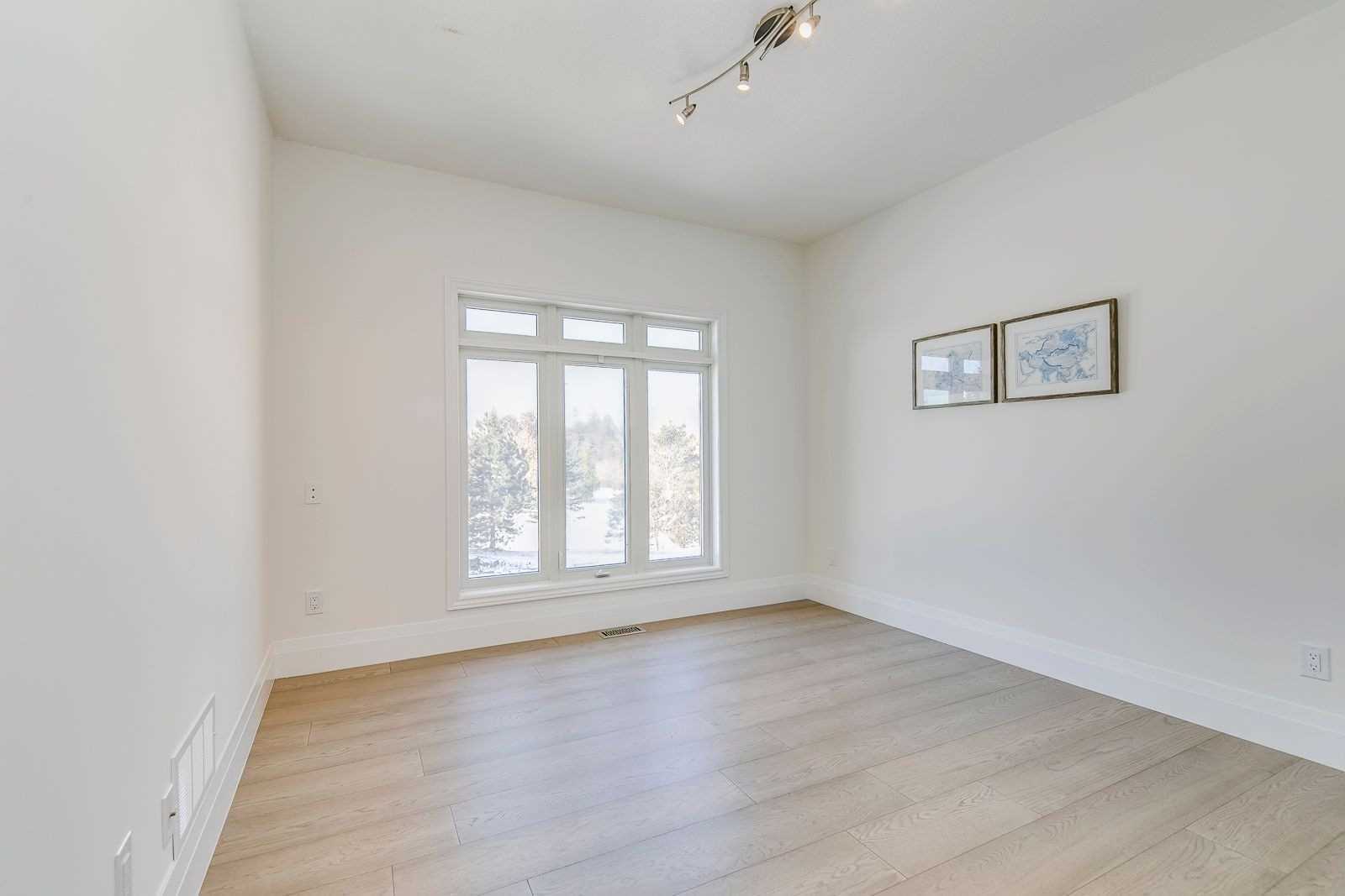 7 Deer Run Cres
