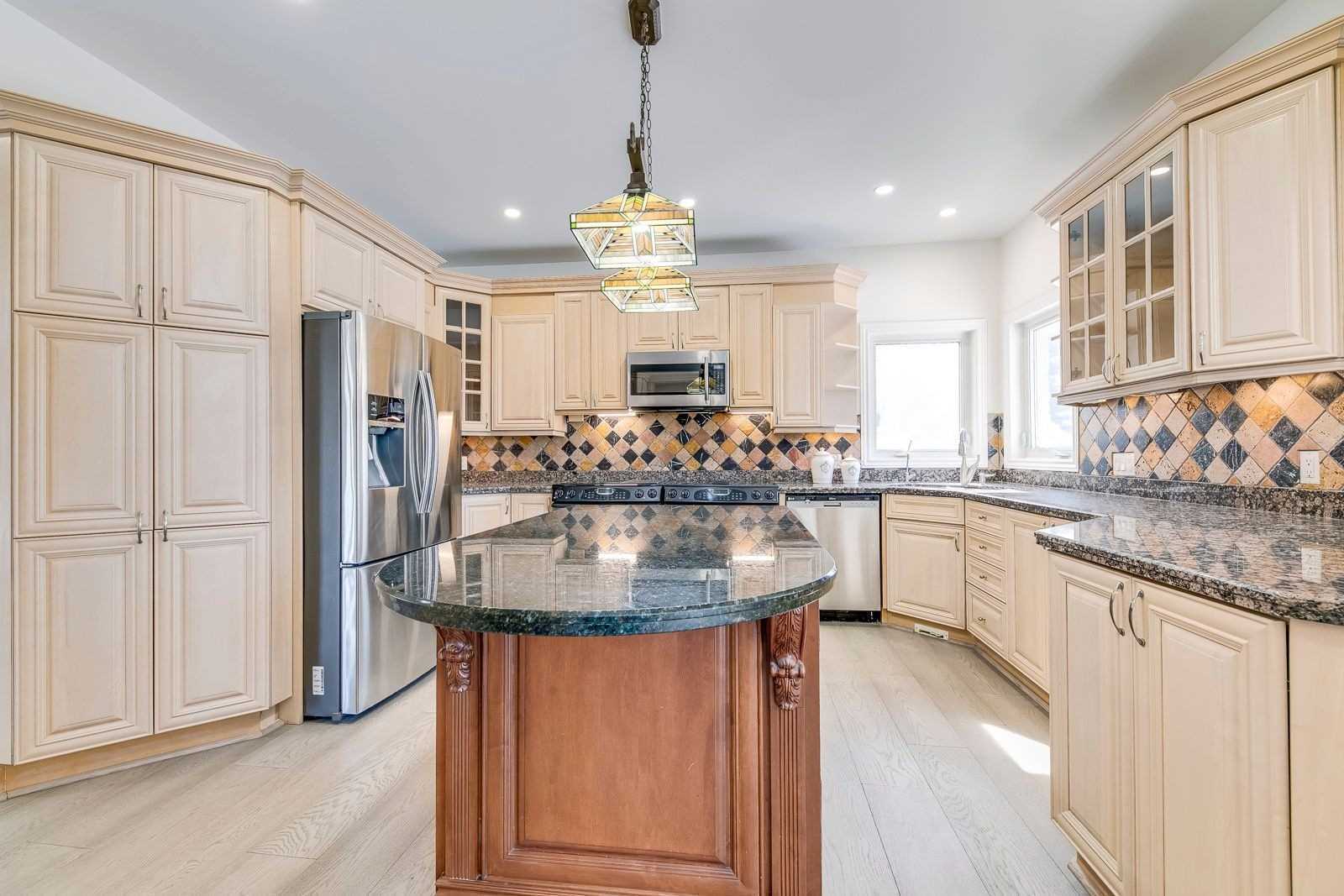 7 Deer Run Cres