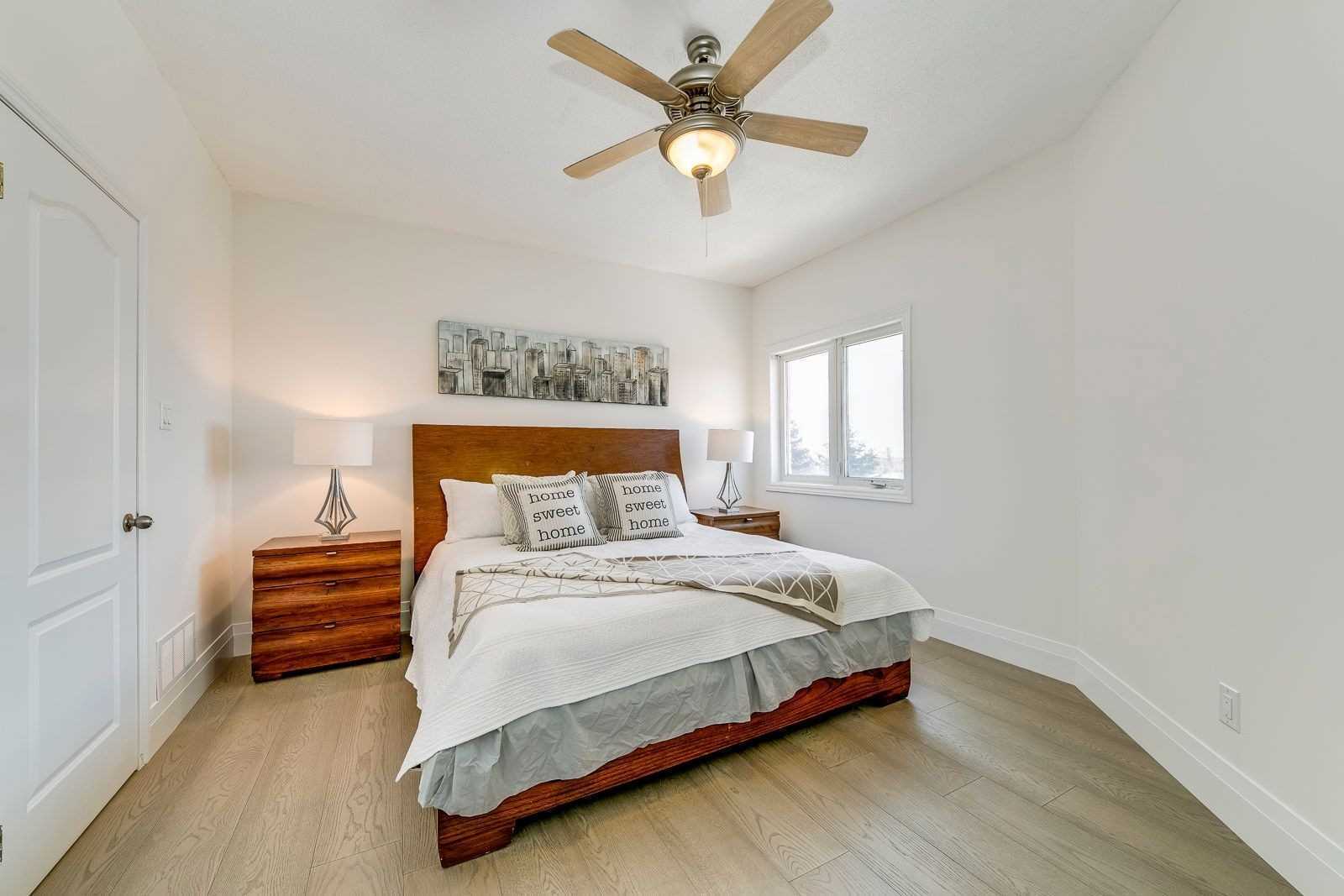 7 Deer Run Cres