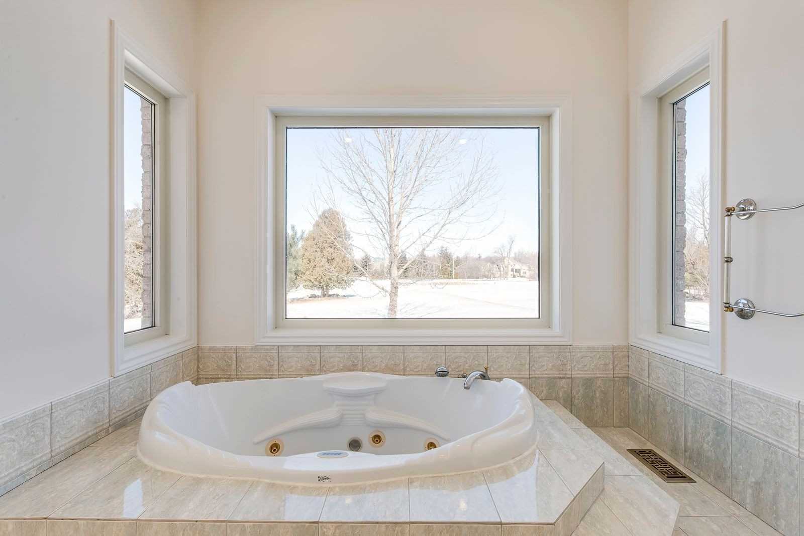 7 Deer Run Cres