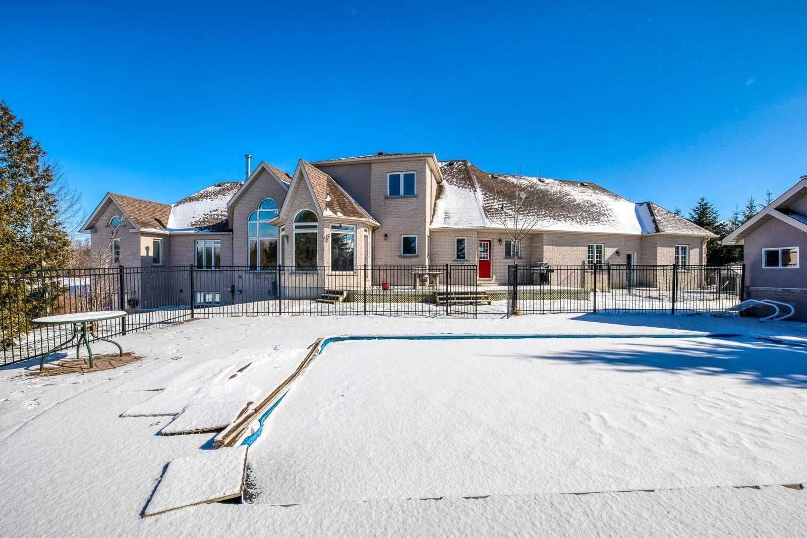 7 Deer Run Cres