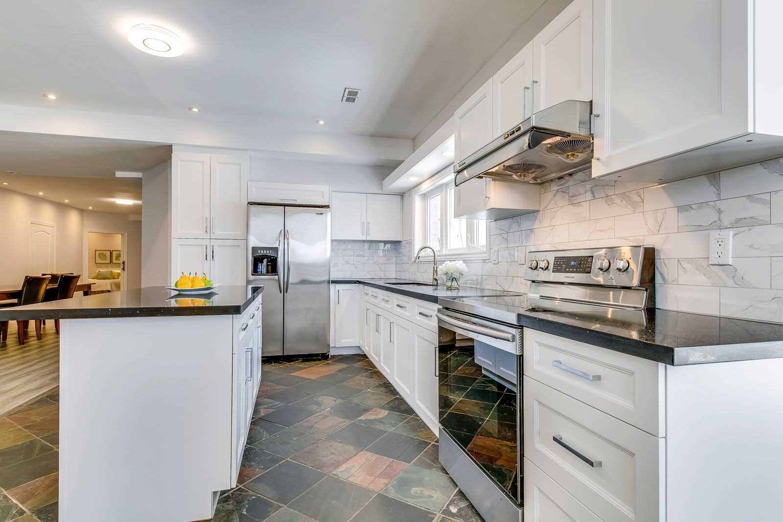 7 Deer Run Cres