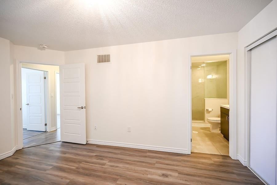 104 Frost Crt