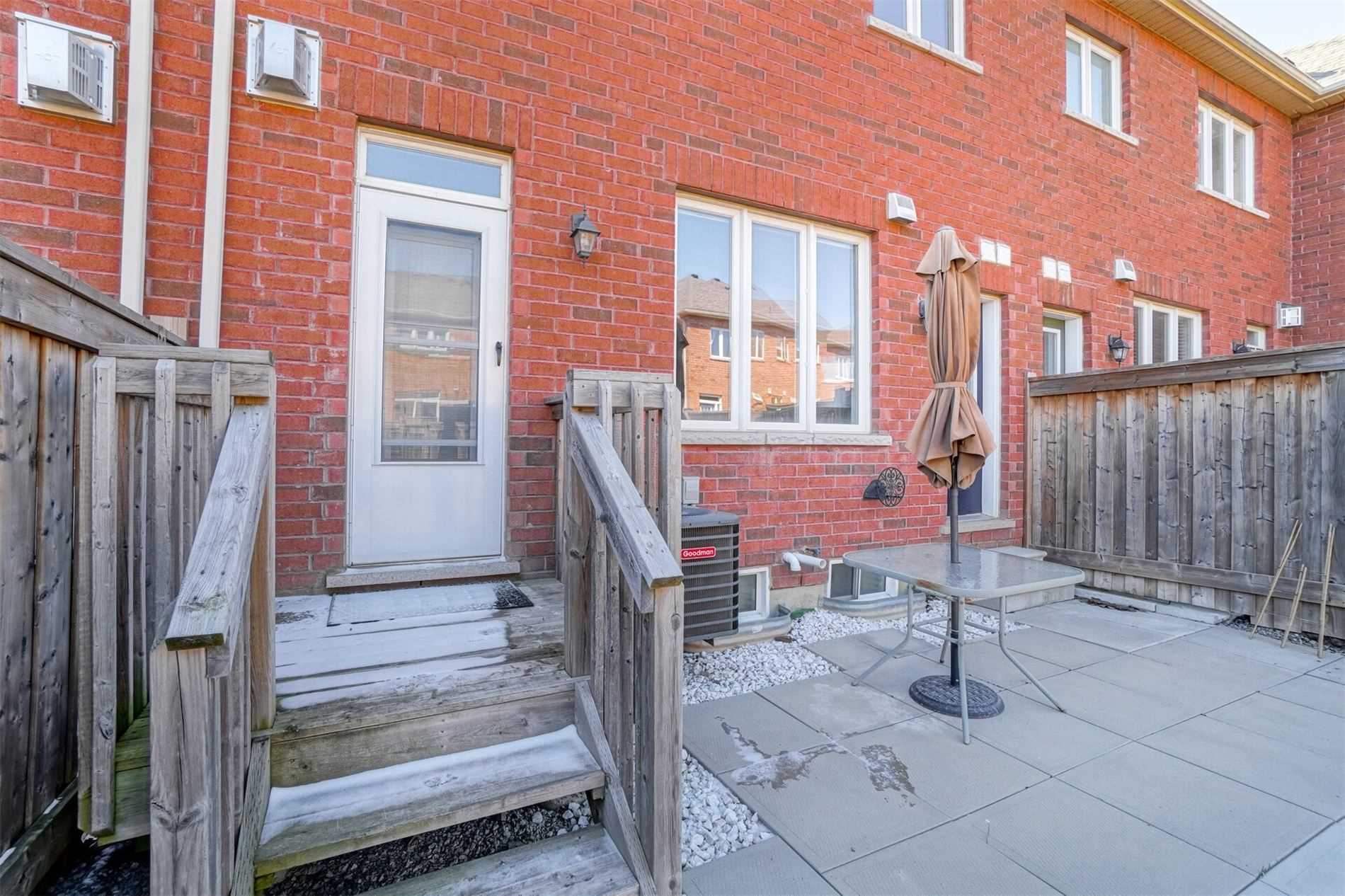 963 Transom Cres